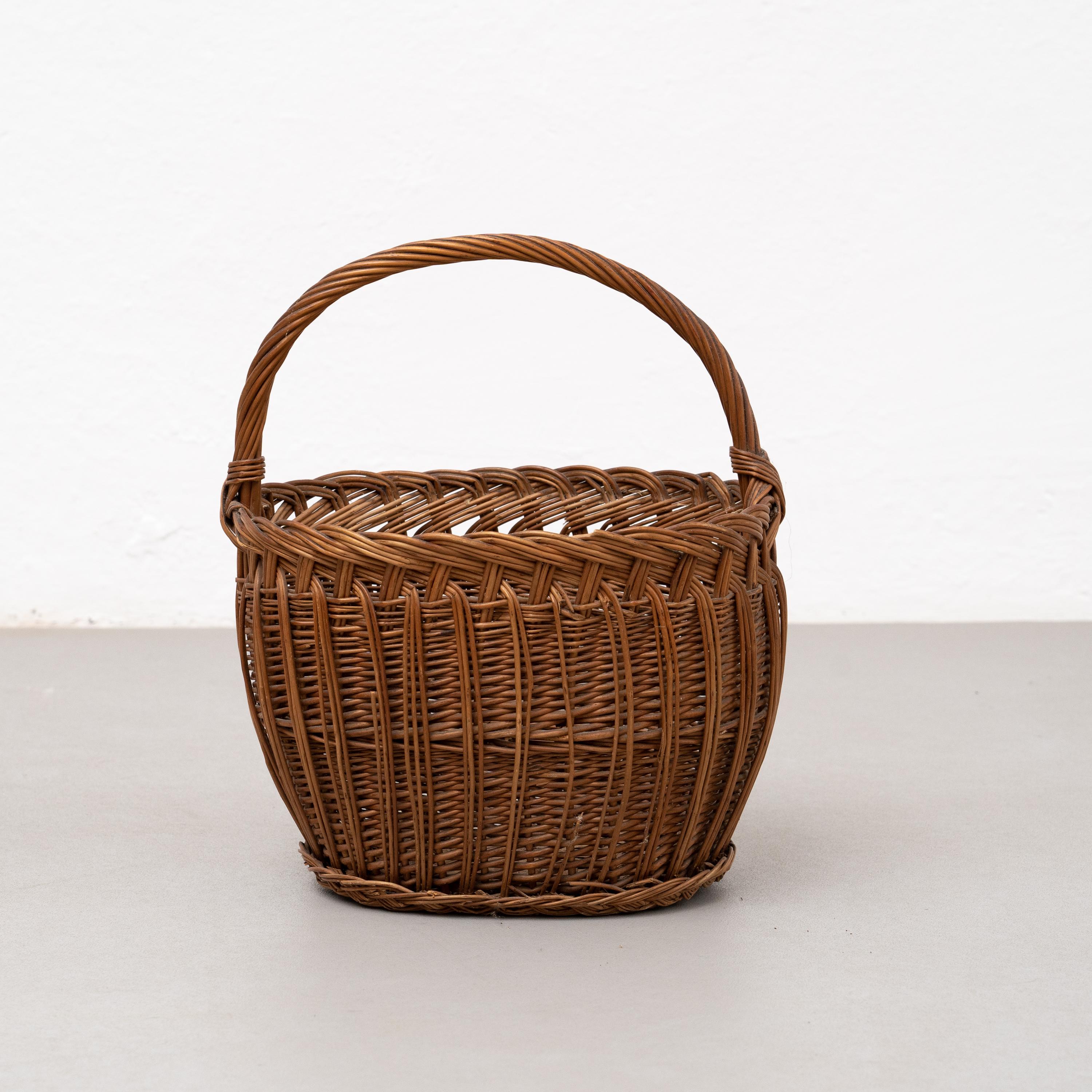 Set of Two Antique Wicker Basket, circa 1970 For Sale 5