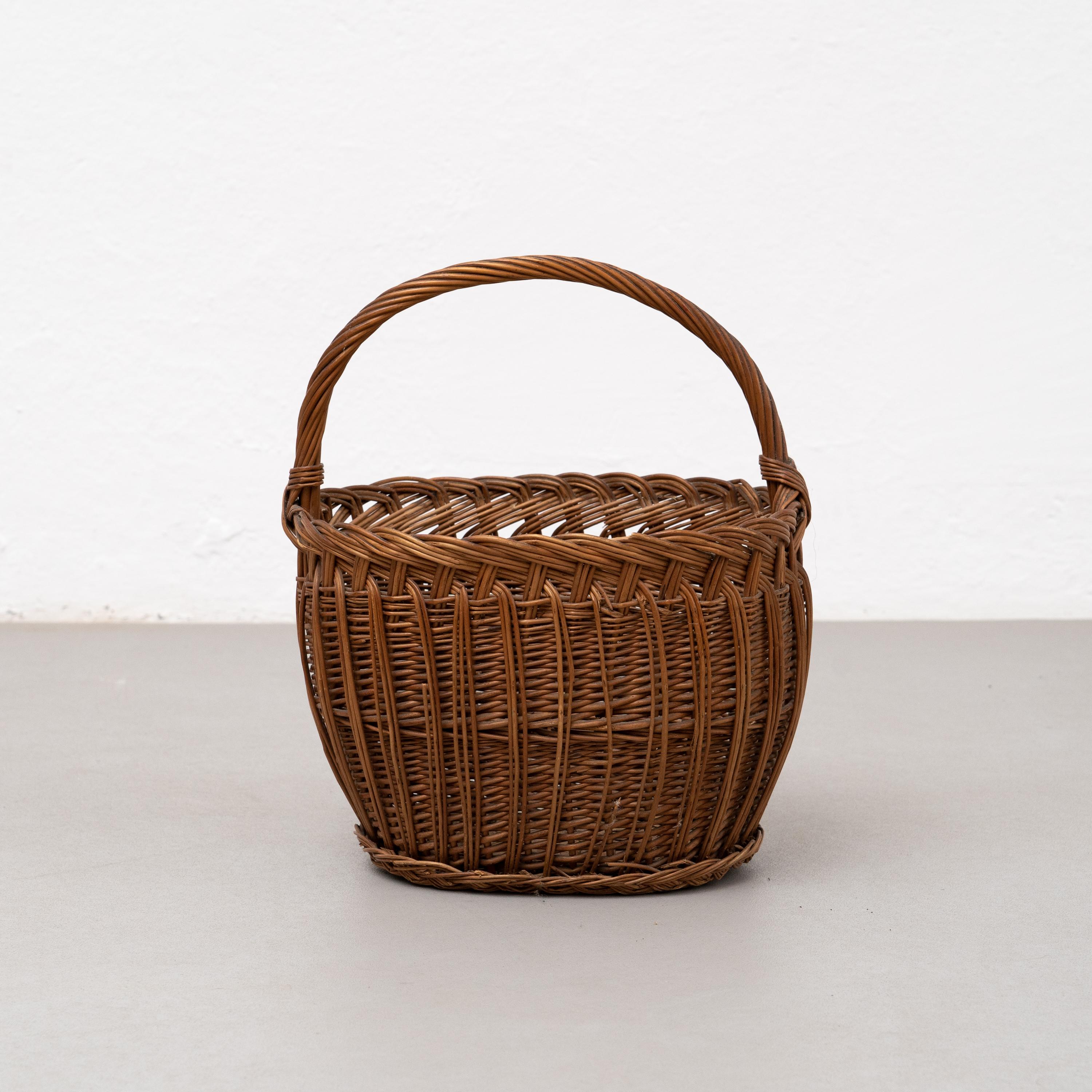 Set of Two Antique Wicker Basket, circa 1970 For Sale 6