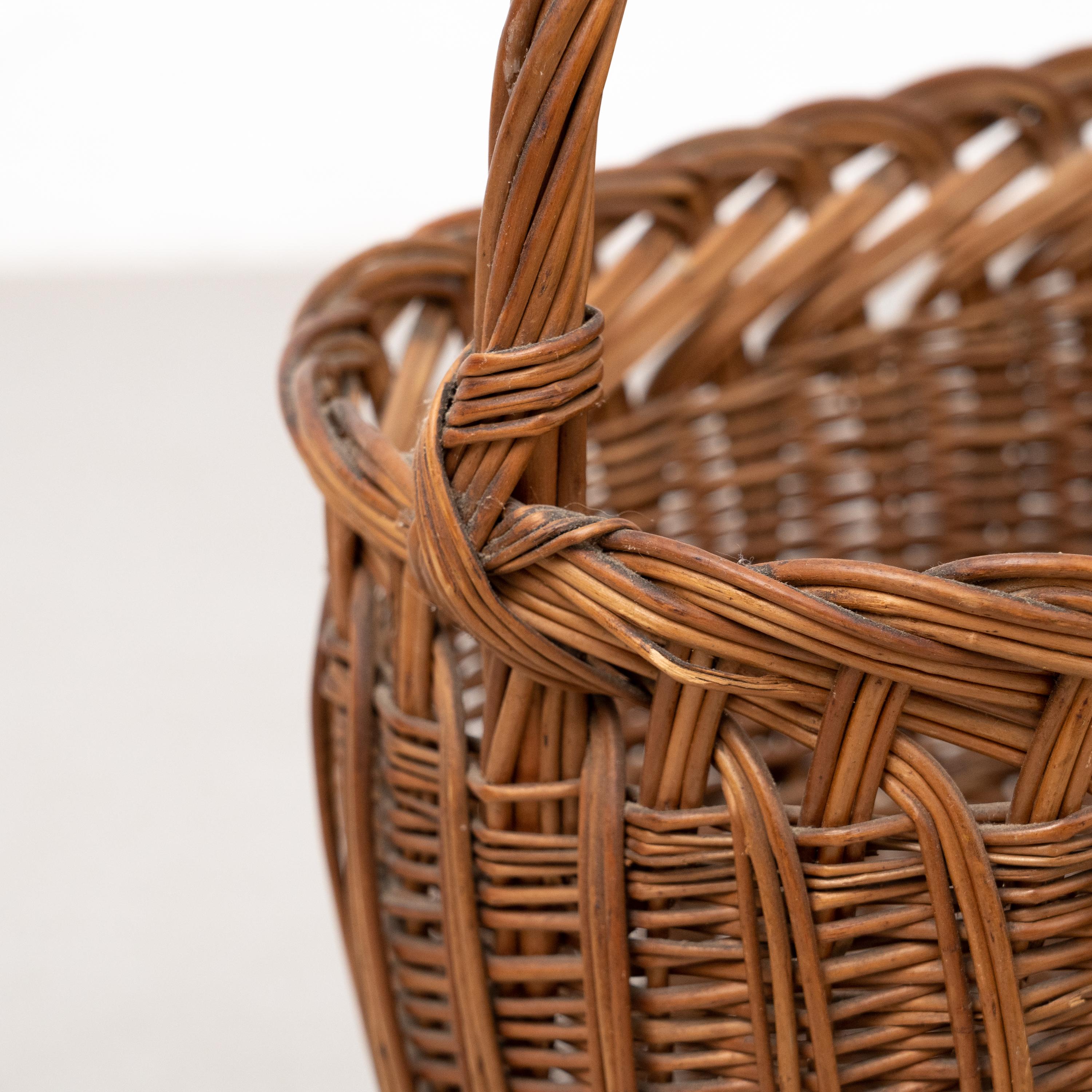 Set of Two Antique Wicker Basket, circa 1970 For Sale 11