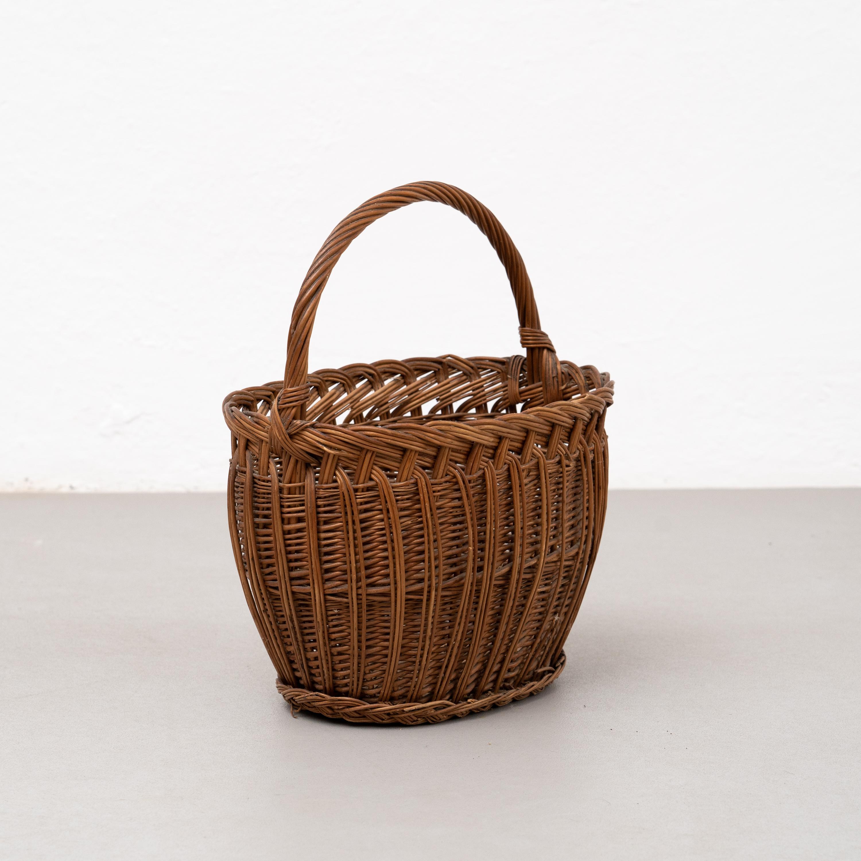 Set of Two Antique Wicker Basket, circa 1970 For Sale 4