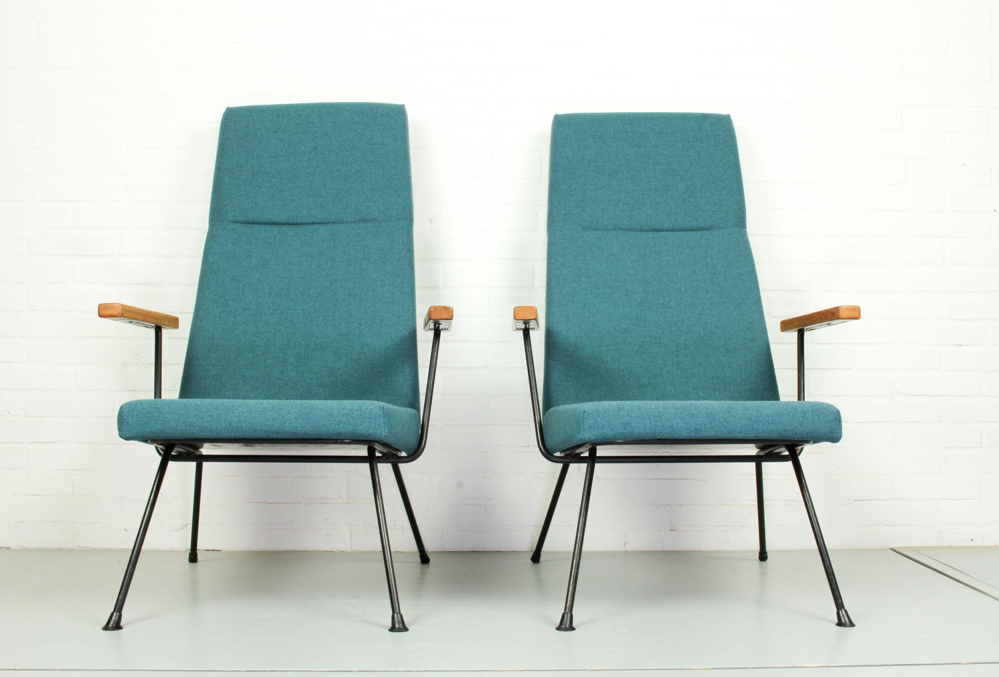 Set of Two A.R. Cordemeyer Lounge Chair Model 1410 by Gispen, 1959 In Good Condition In Appeltern, Gelderland