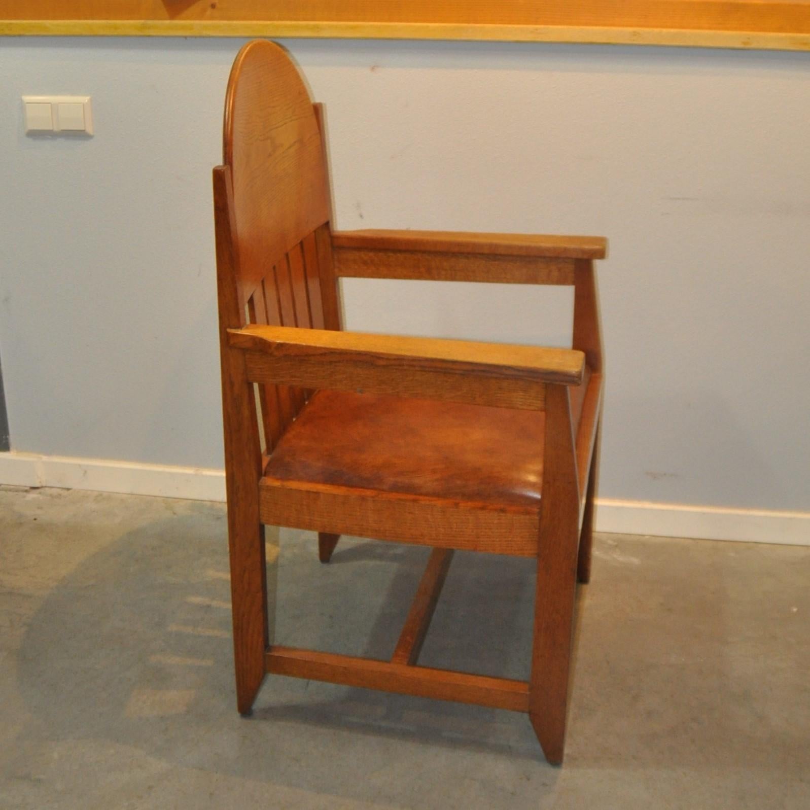 Cuir Ensemble de deux fauteuils en cuir de mouton par Hendrik Wouda, Pays-Bas, années 1930