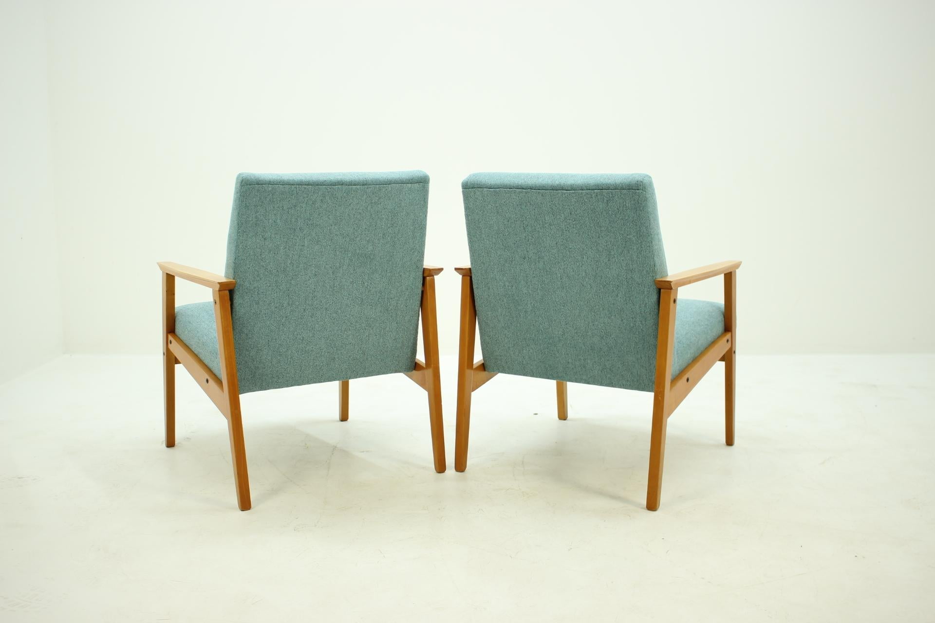 Set of Two Armchairs, 1960s In Good Condition In Praha, CZ