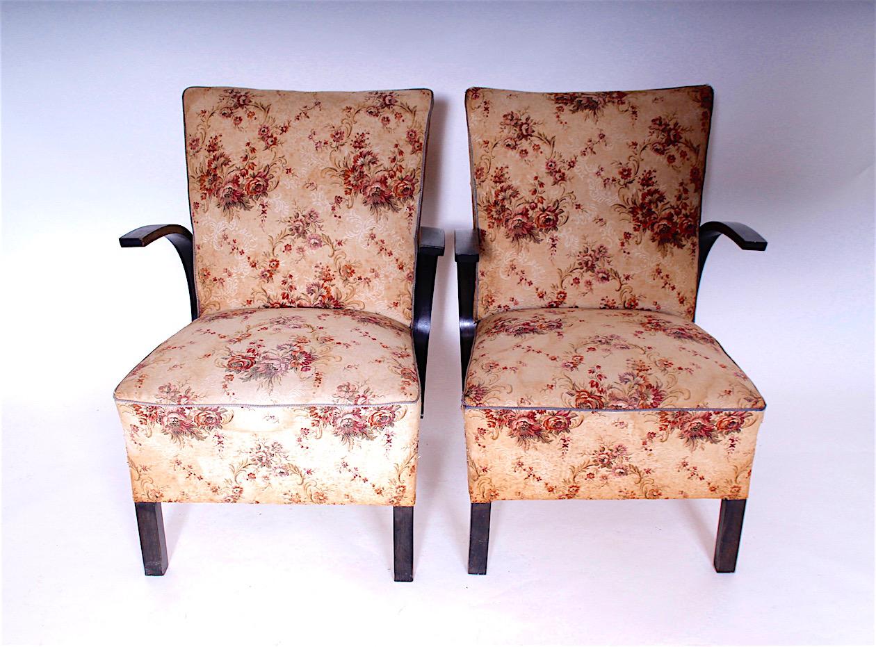 - Made in Czechoslovakia
- Made of wood, fabric
- Suitable for new upholstery
- Good, original condition.