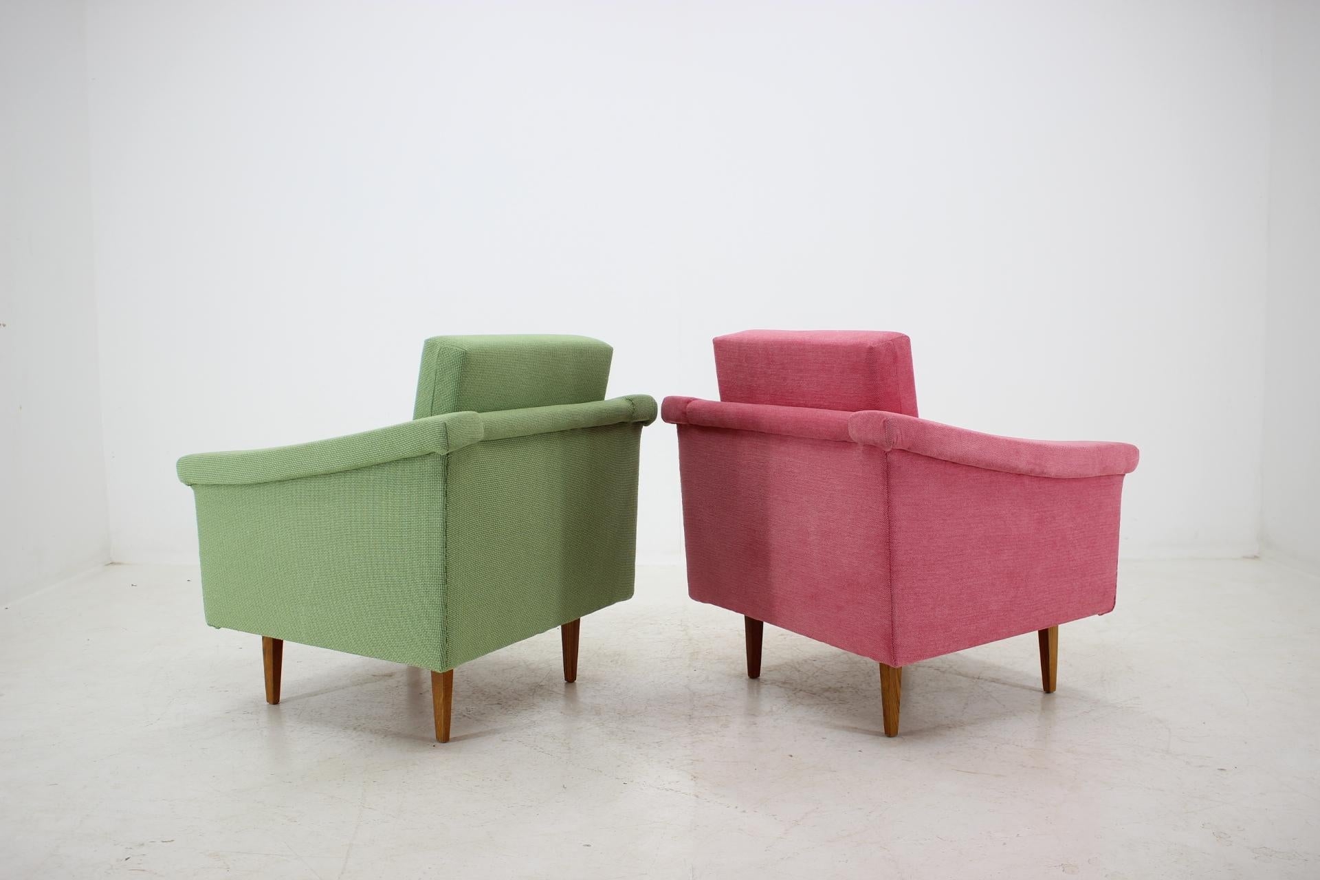 Set of Two Armchairs, 1960s In Good Condition For Sale In Praha, CZ