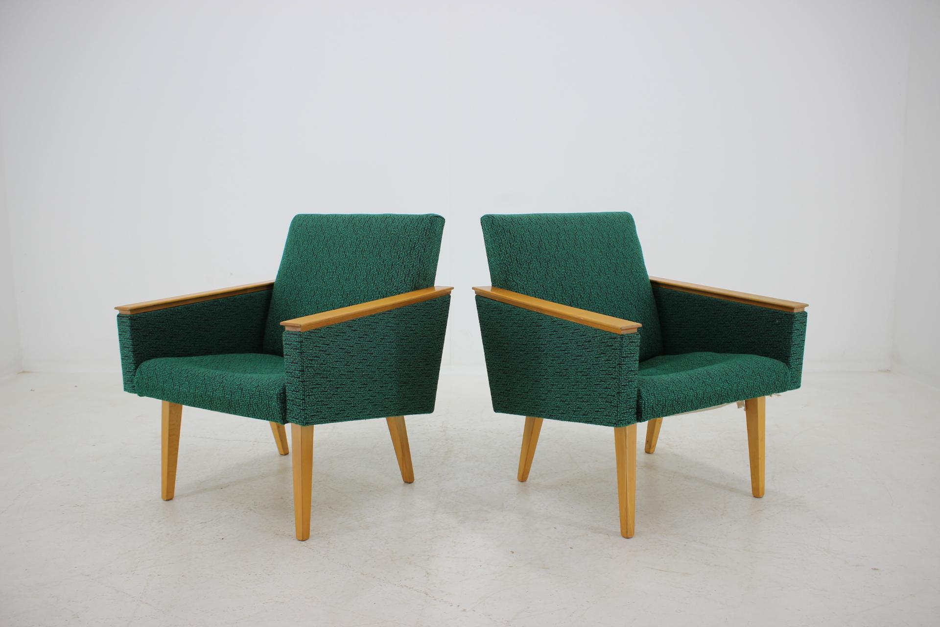 Set of Two Armchairs, 1970s In Good Condition For Sale In Praha, CZ