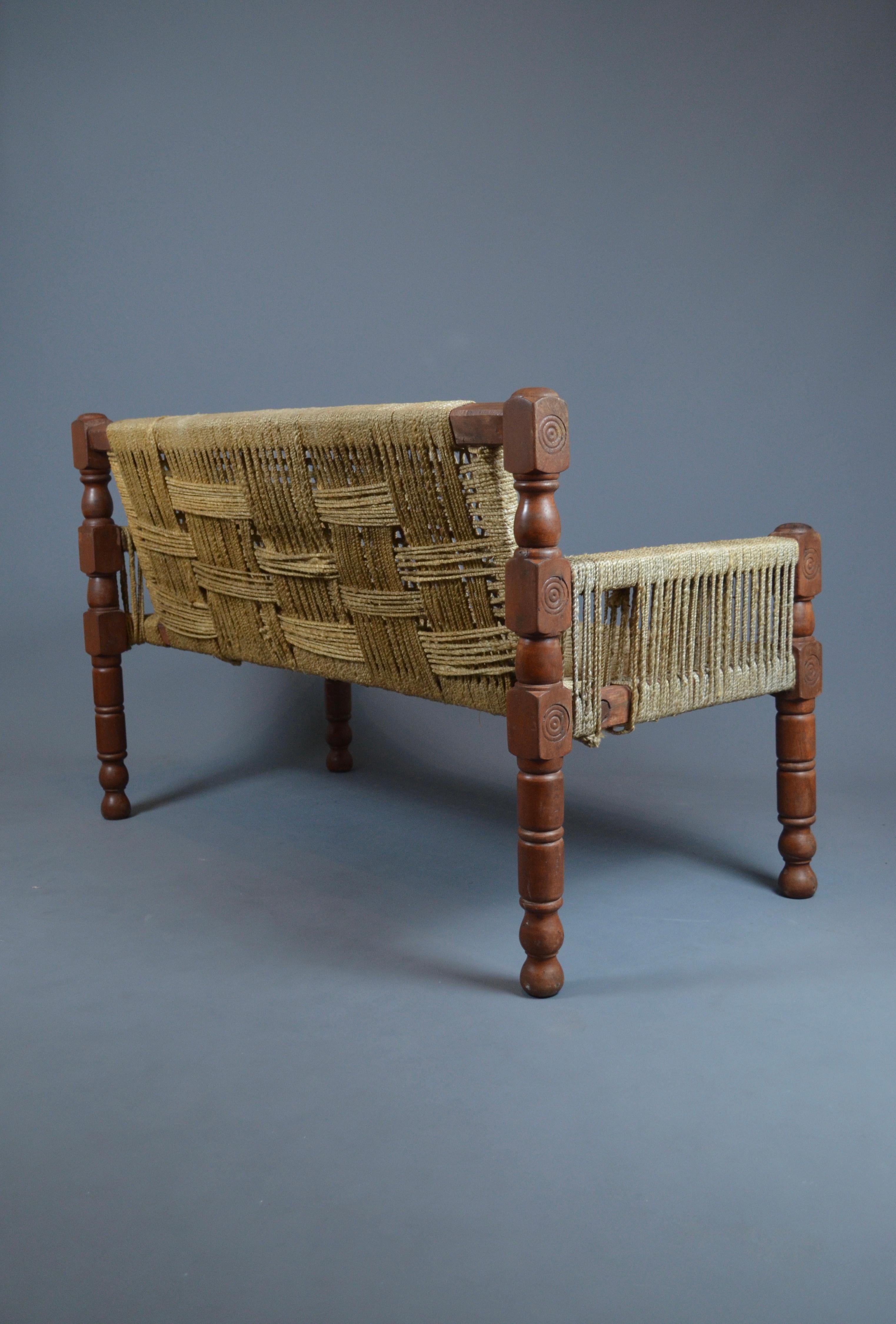 Corde Ensemble de deux fauteuils et d'un fauteuil à deux places, Audoux-Minet en vente
