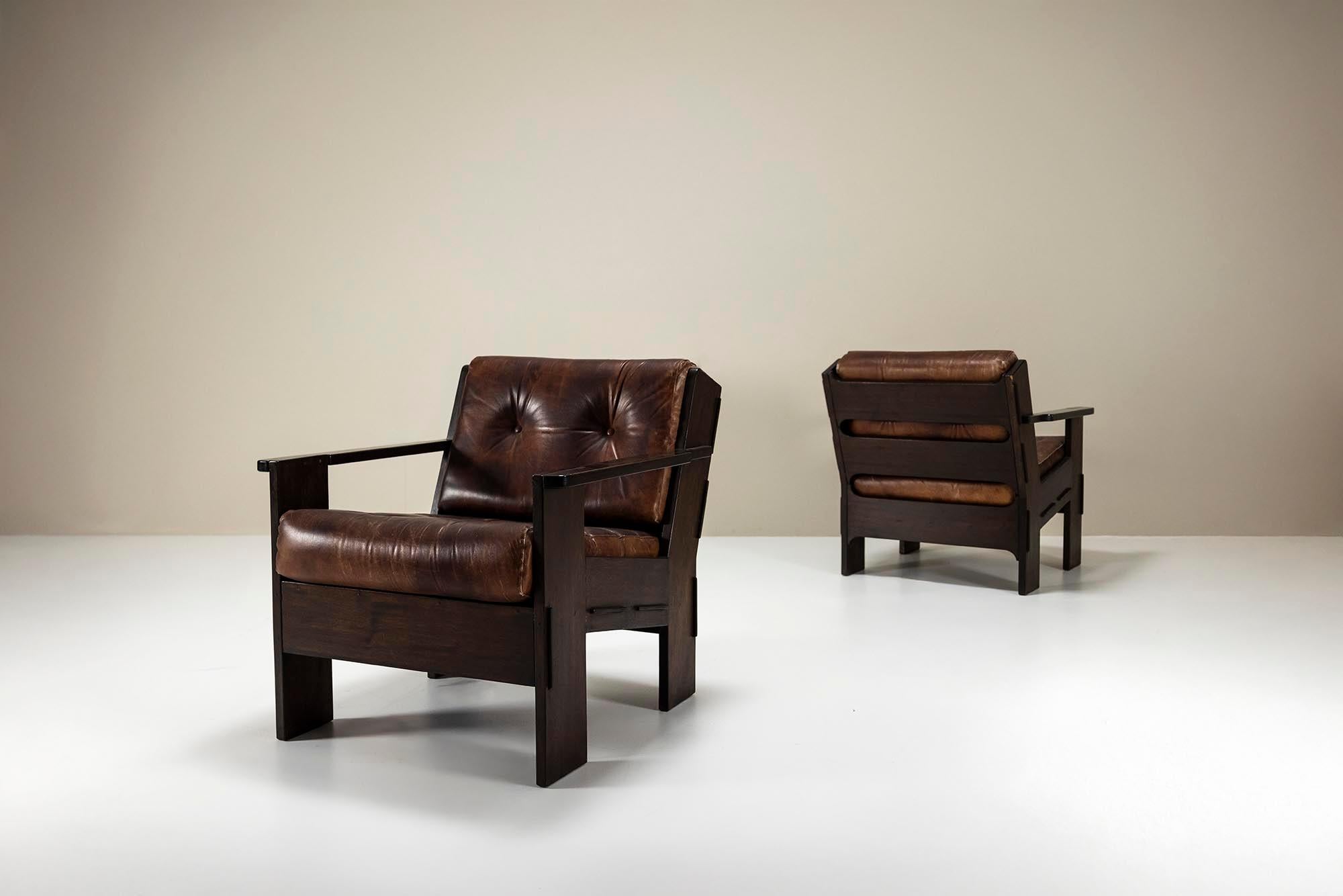Italiano Set di due poltrone di Giuseppe Rivadossi in pelle e Oak in vendita