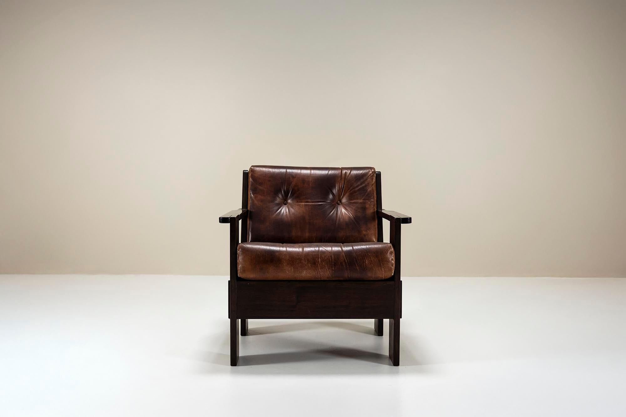 Metà XX secolo Set di due poltrone di Giuseppe Rivadossi in pelle e Oak in vendita