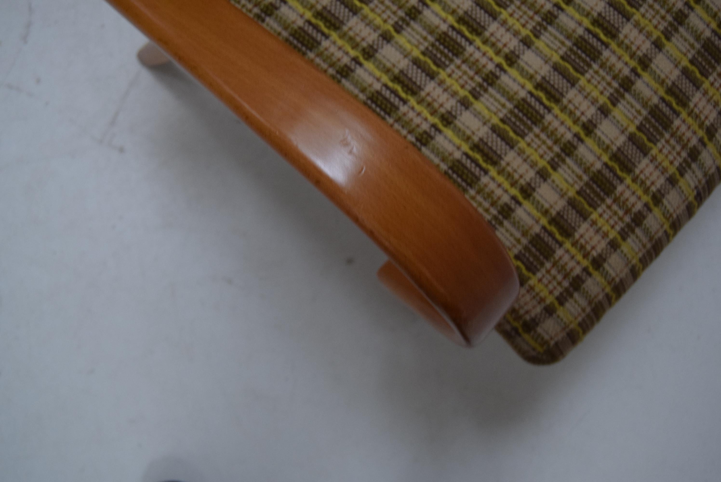 Set di due poltrone di Jaroslav Šmídek per TON, anni '60. in vendita 5