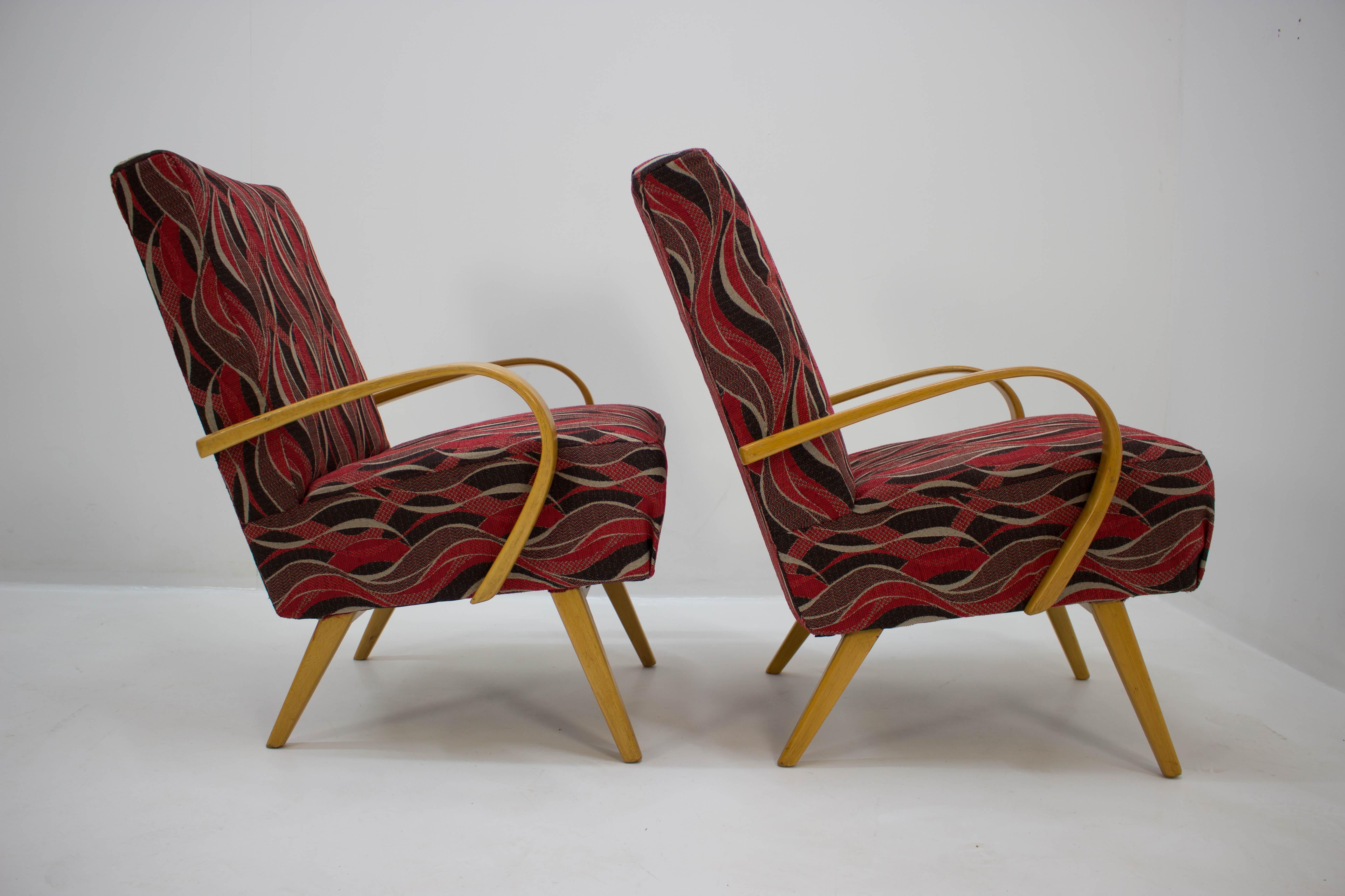 Set of Two Armchairs by Jaroslav Smidek for TON, 1960s For Sale 2