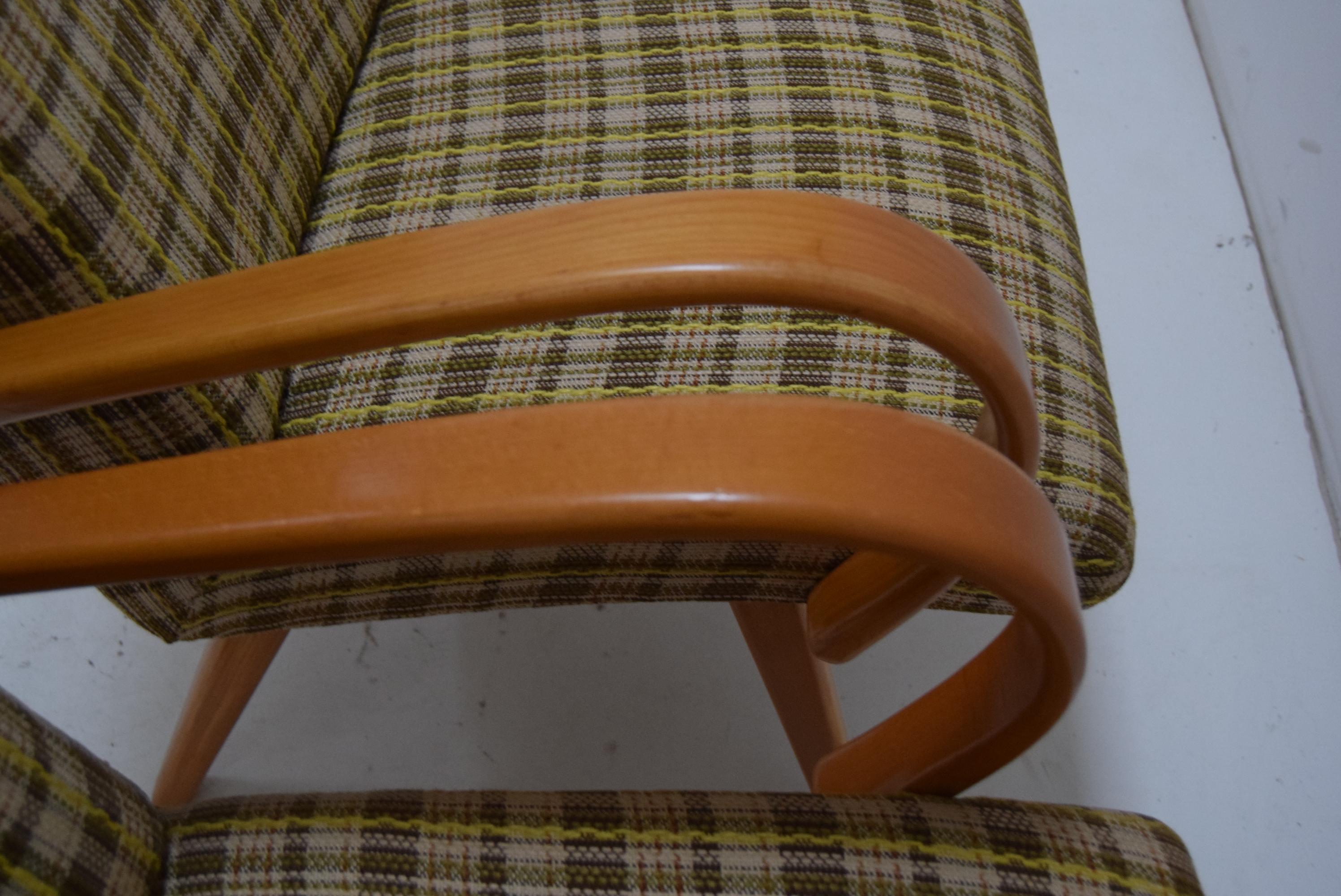 Set di due poltrone di Jaroslav Šmídek per TON, anni '60. in vendita 2