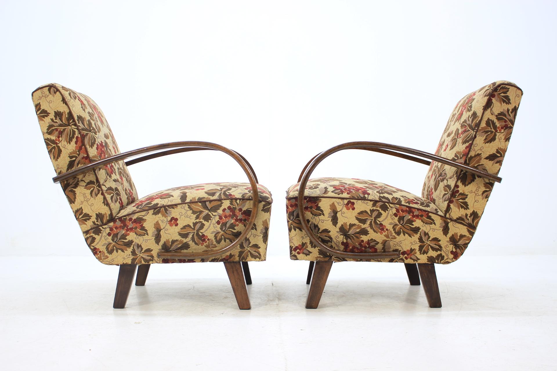 - made of beechwood, fabric 
- original condition 
 - made in Czechoslovakia.