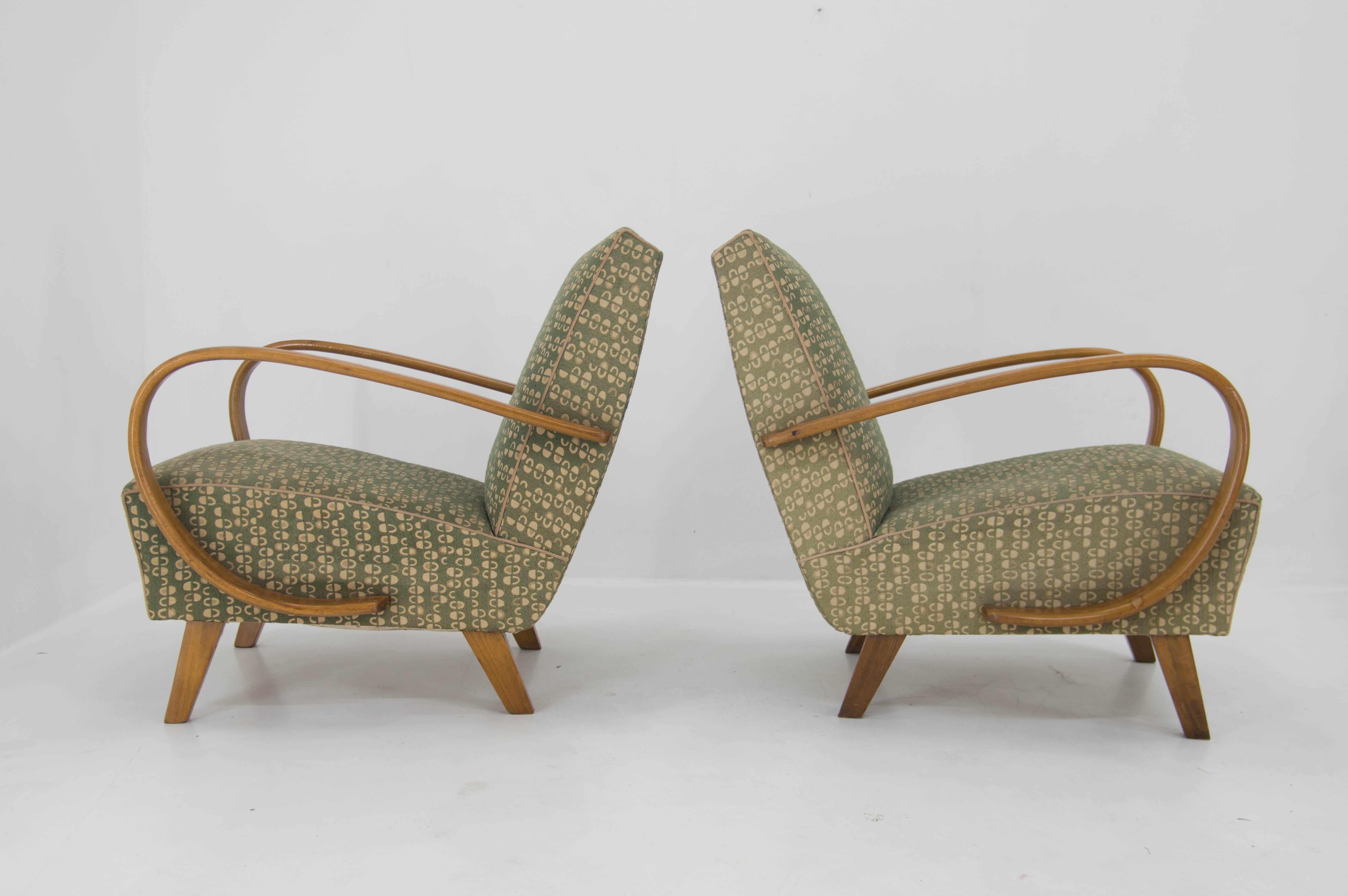 Extremely well-preserved pair of Halabala's armchairs!
Original upholstery in very good condition.
Inner filling in very good condition - very comfortable seating
A great choice for those who want to sit on the real original Halabala.