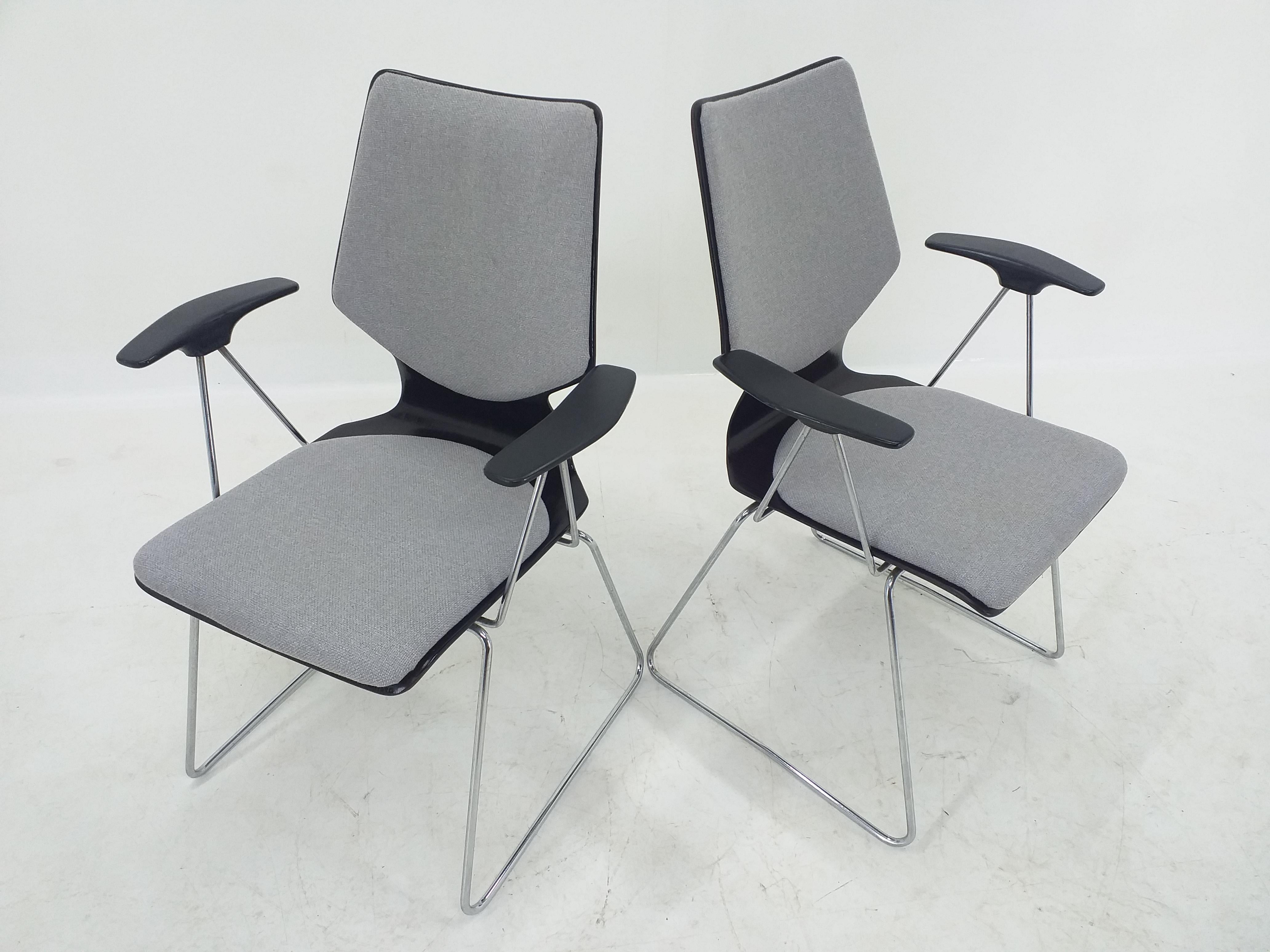 Set aus zwei Sesseln, entworfen von Elmar Fltotto für Pagholz, 1970er Jahre (Moderne der Mitte des Jahrhunderts) im Angebot