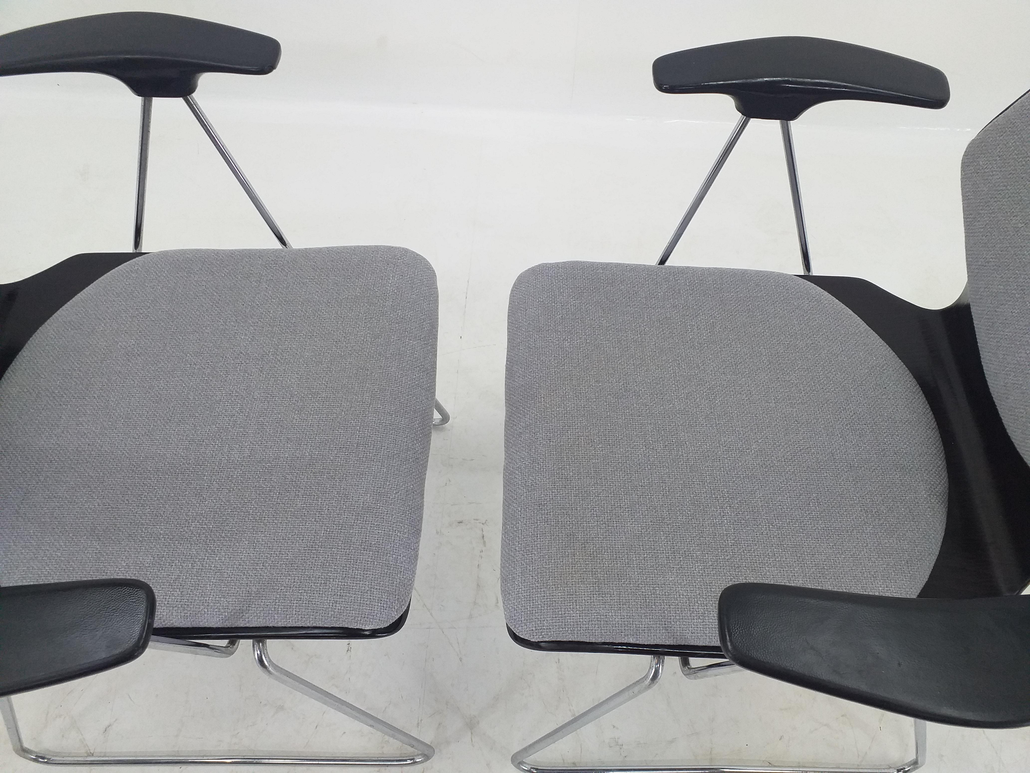 Late 20th Century Set of Two Armchairs Designed by Elmar Flötotto for Pagholz, 1970s For Sale