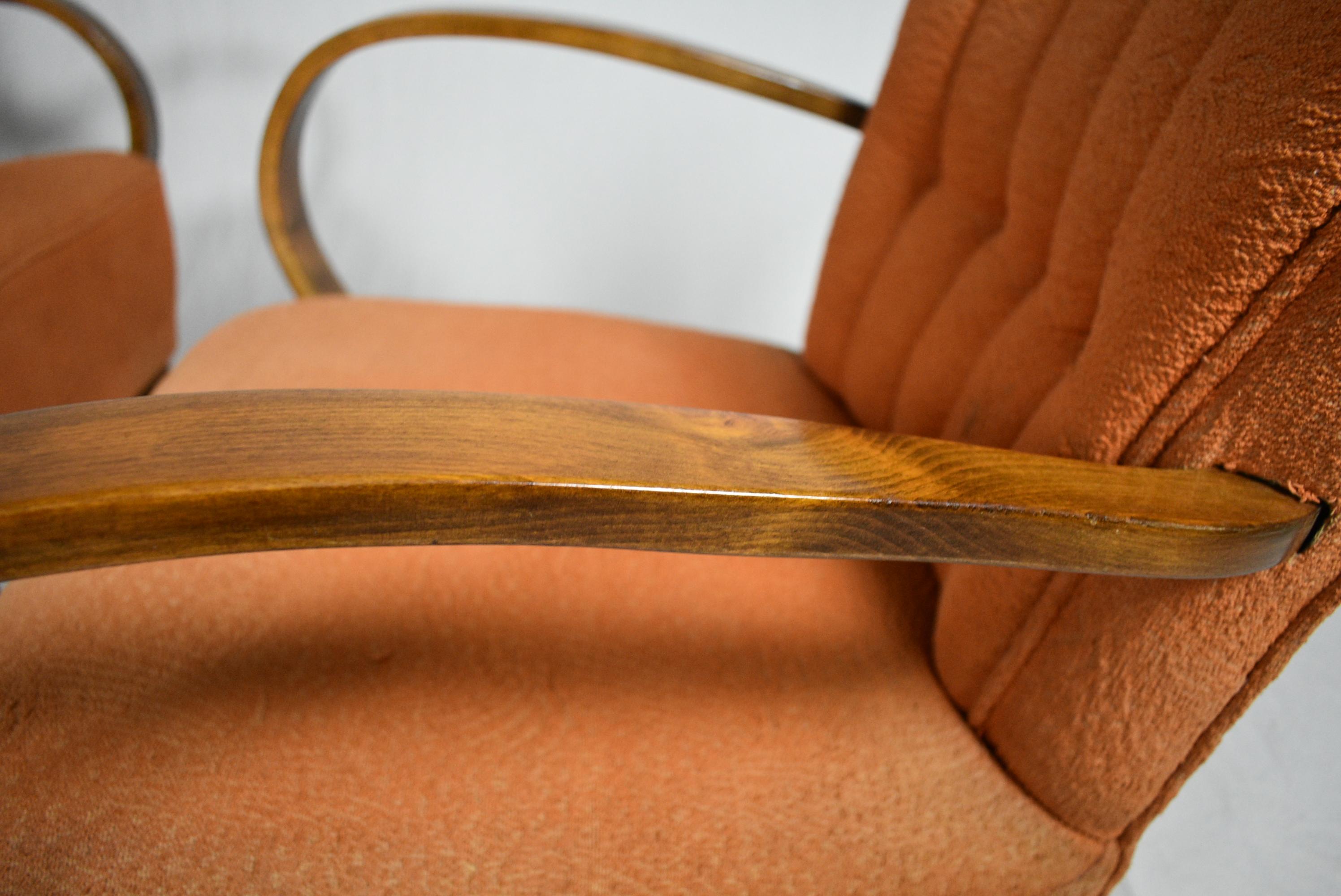 Set aus zwei Sesseln, entworfen von Jindich Halabala, Modell H-237 (Tschechisch) im Angebot
