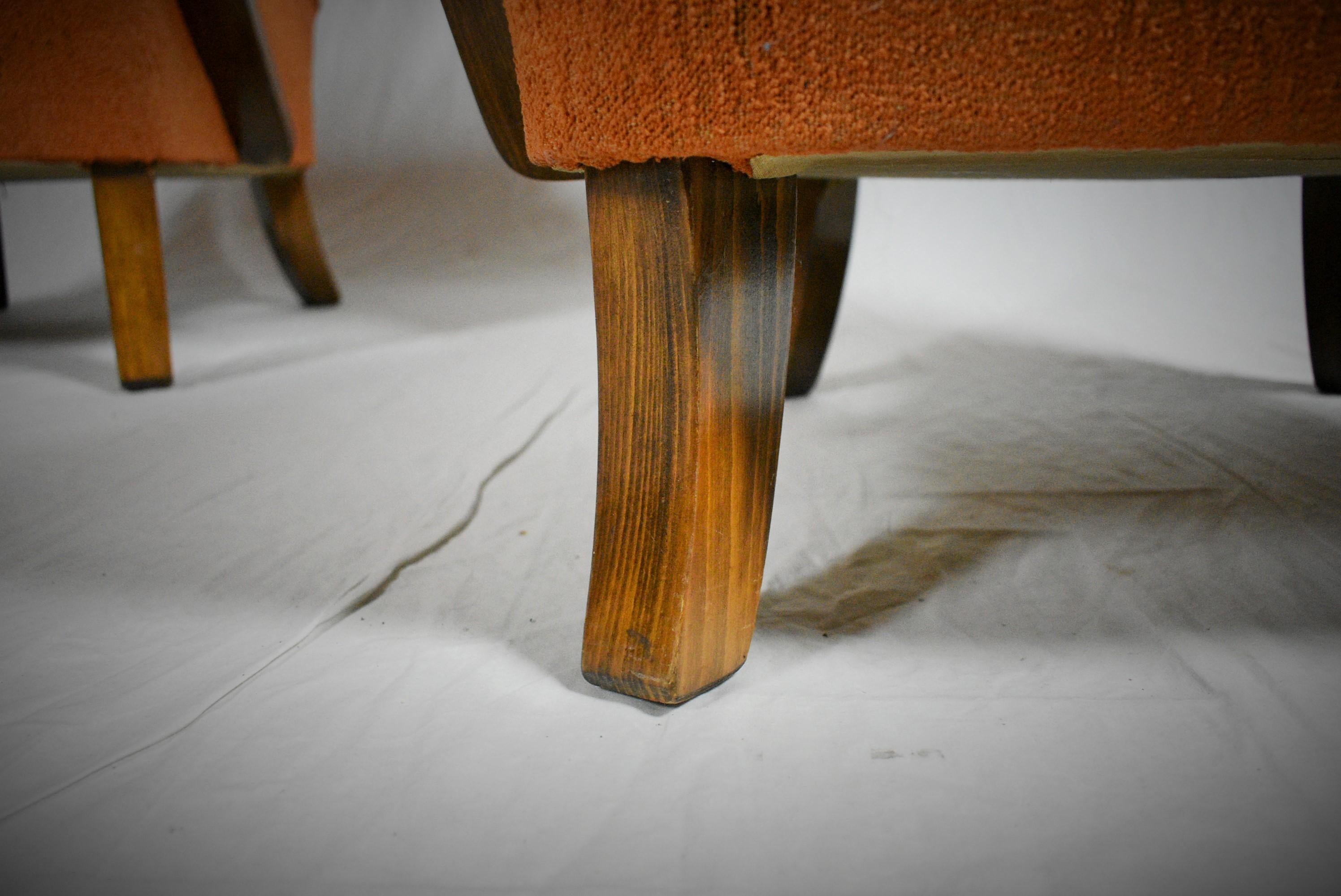 Set aus zwei Sesseln, entworfen von Jindich Halabala, Modell H-237 (Mitte des 20. Jahrhunderts) im Angebot