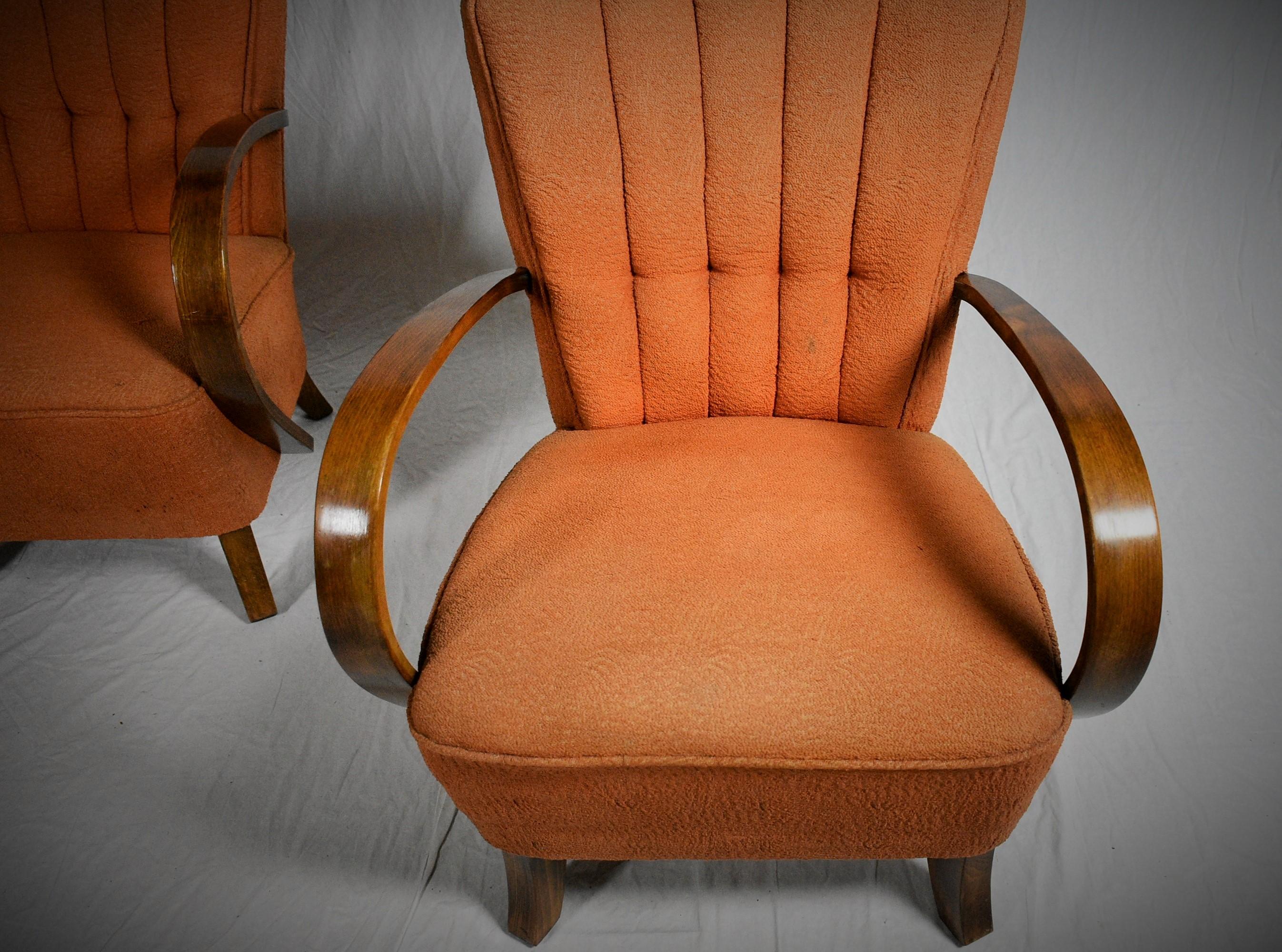 Set aus zwei Sesseln, entworfen von Jindich Halabala, Modell H-237 (Holz) im Angebot