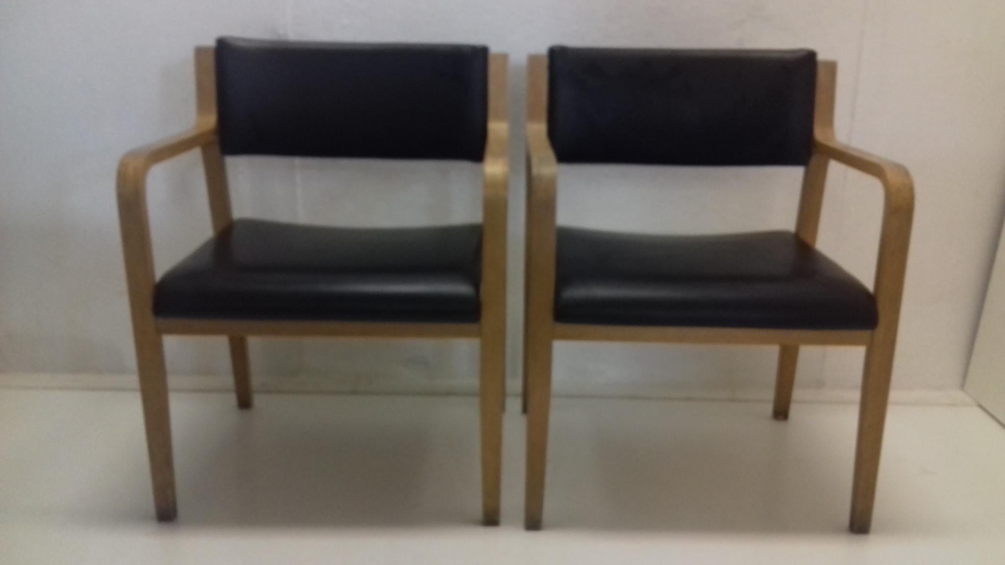 Set of Two Armchairs Designed by Ludvík Volák, 1960s In Good Condition For Sale In Praha, CZ