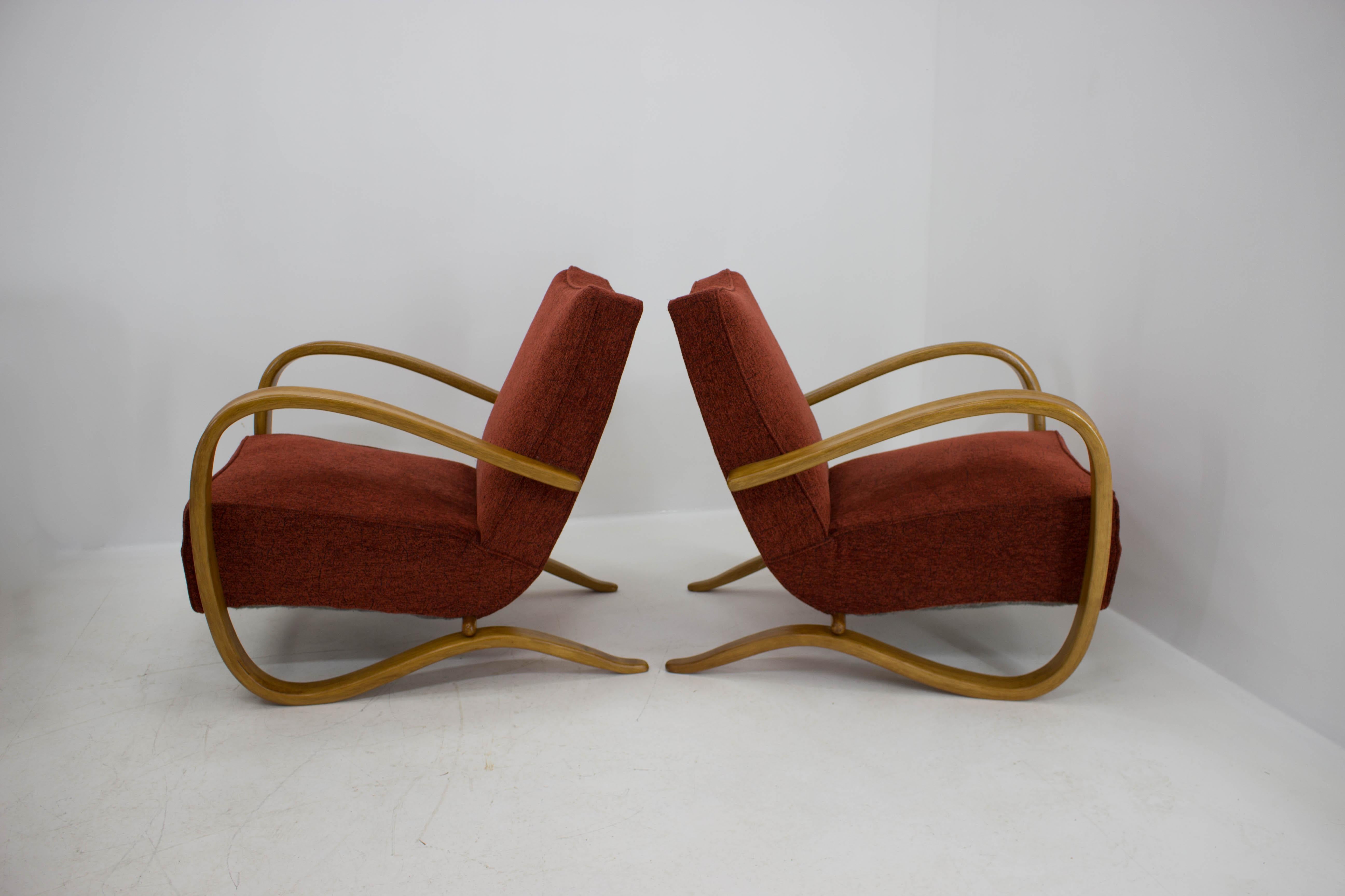 Mid-20th Century Set of Two Armchairs H269 by Jindrich Halabala, 1940s