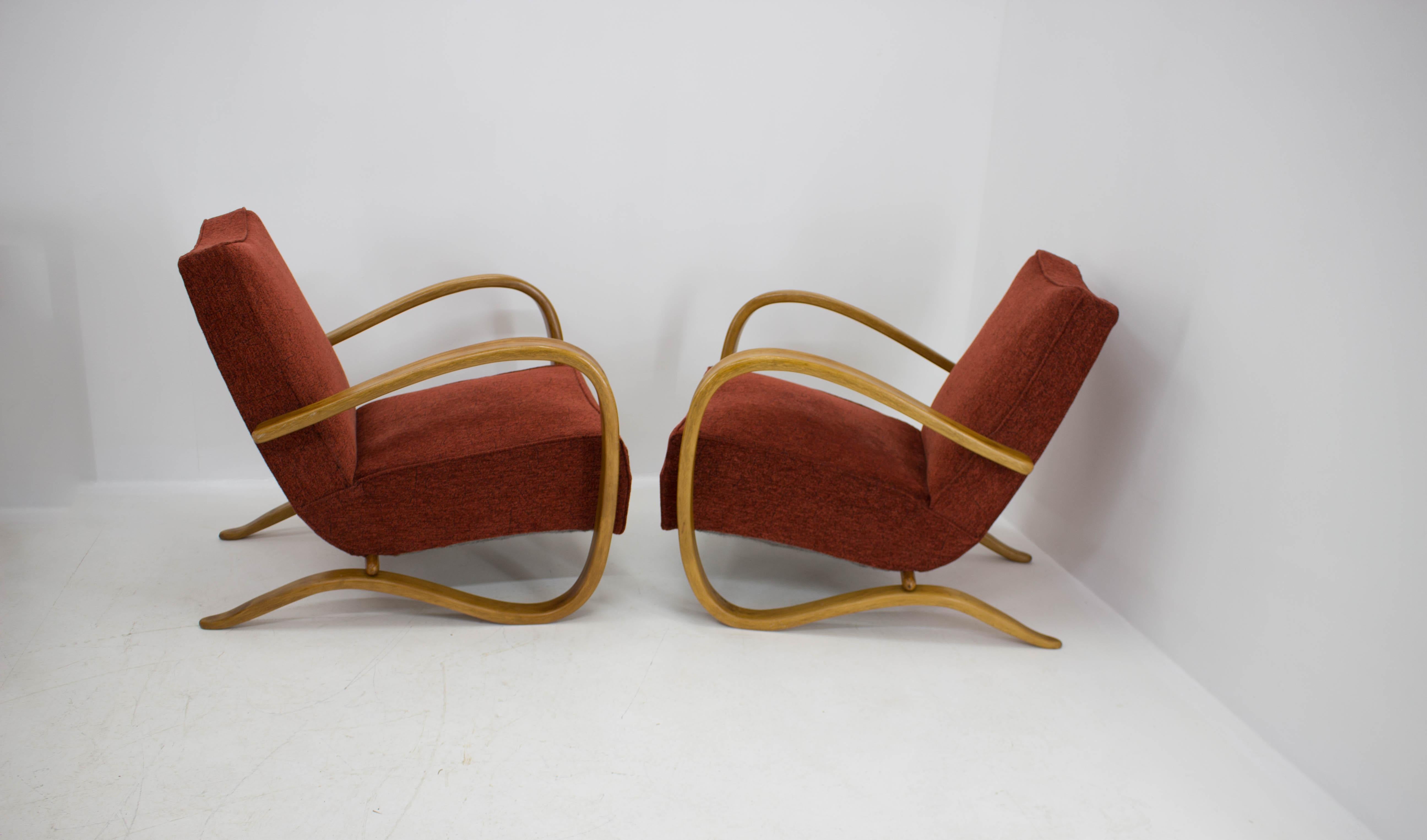 Upholstery Set of Two Armchairs H269 by Jindrich Halabala, 1940s