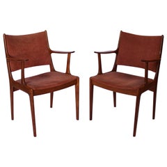 Ensemble de deux fauteuils en teck et daim rose pâle de Johannes Andersen:: années 1960