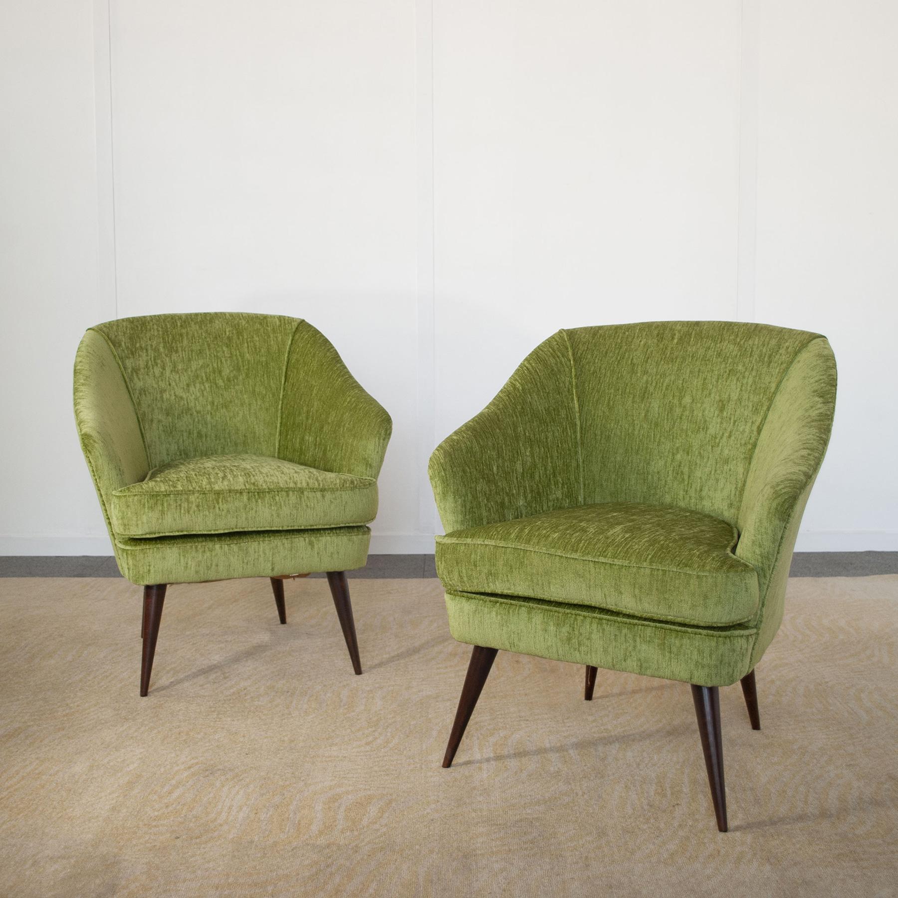 Mid-20th Century Set of two armchairs manufactured by Casa e Giardino designer Gio Ponti 1940 . For Sale