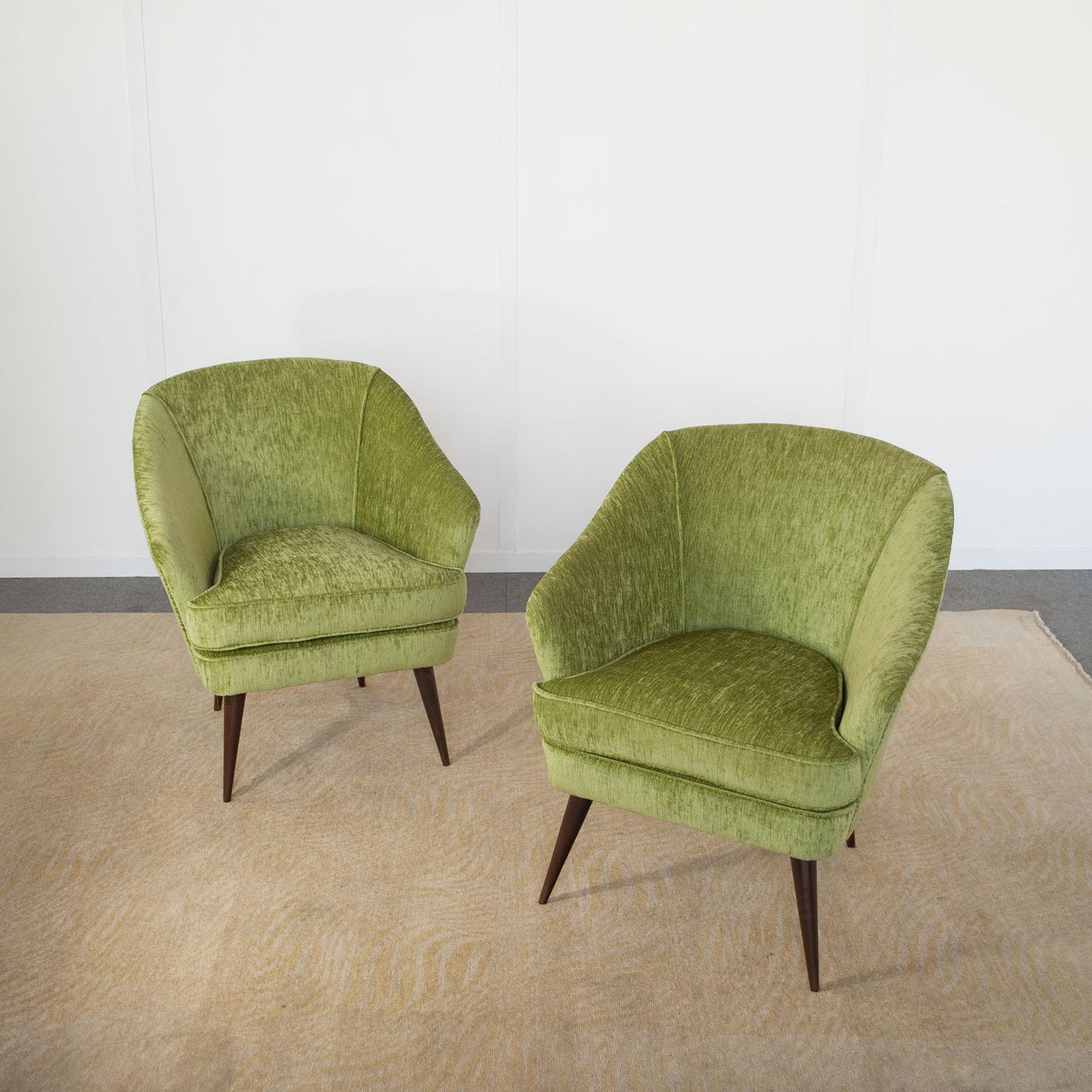 Tessile Set di due poltrone realizzate dal designer di Casa e Giardino Gio Ponti 1940. in vendita