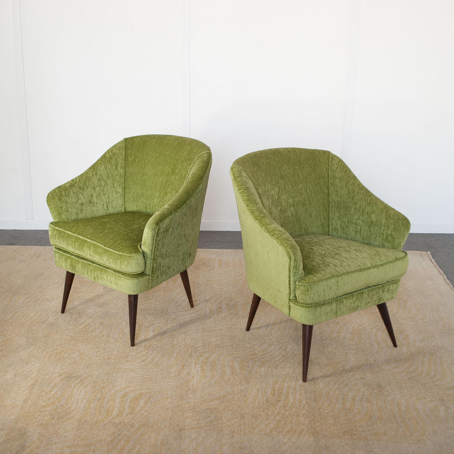 Set of two armchairs manufactured by Casa e Giardino designer Gio Ponti 1940 . For Sale 1