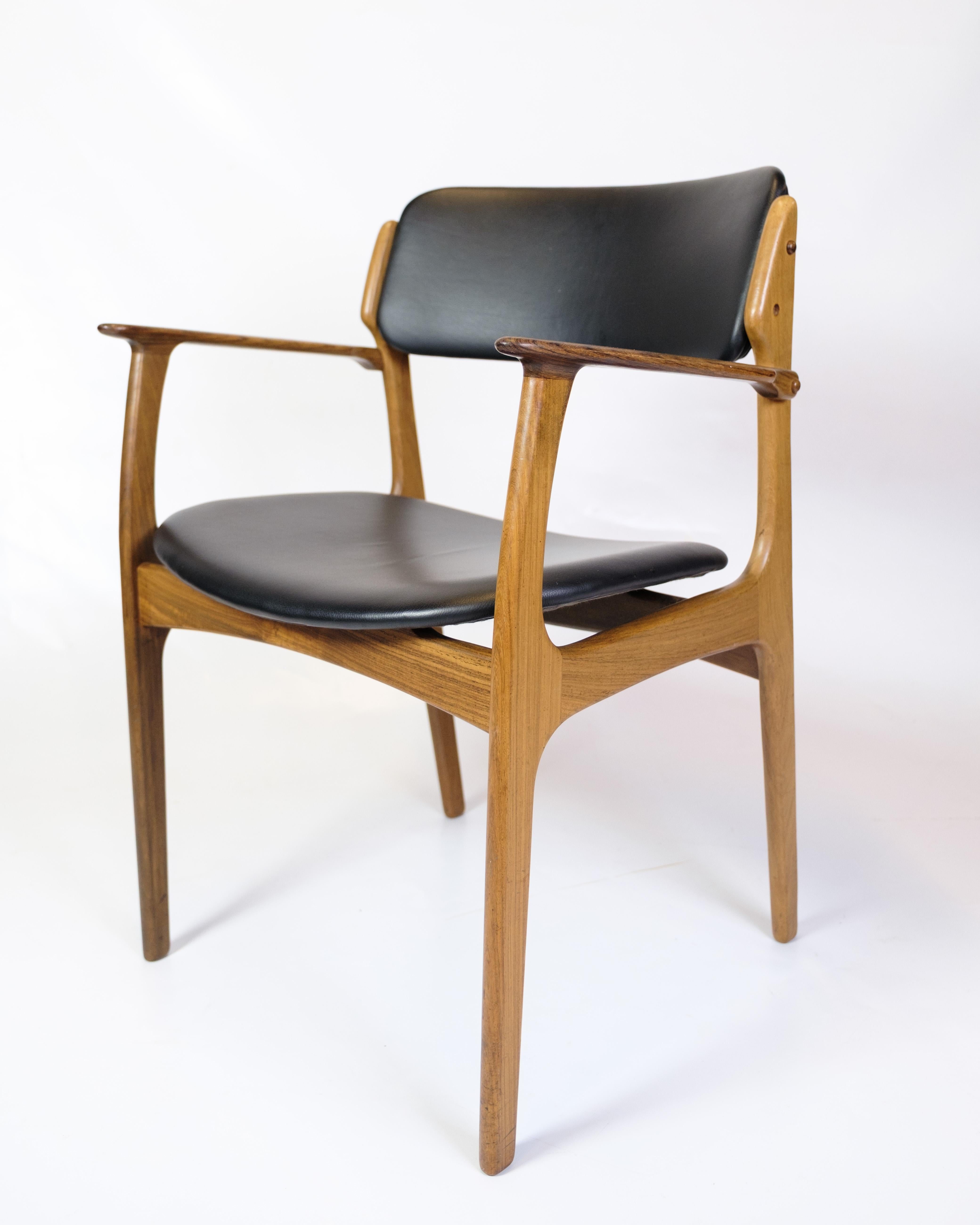 Danois Ensemble de deux fauteuils modèle OD50 en bois de rose par Erik Buch dans les années 1950 en vente