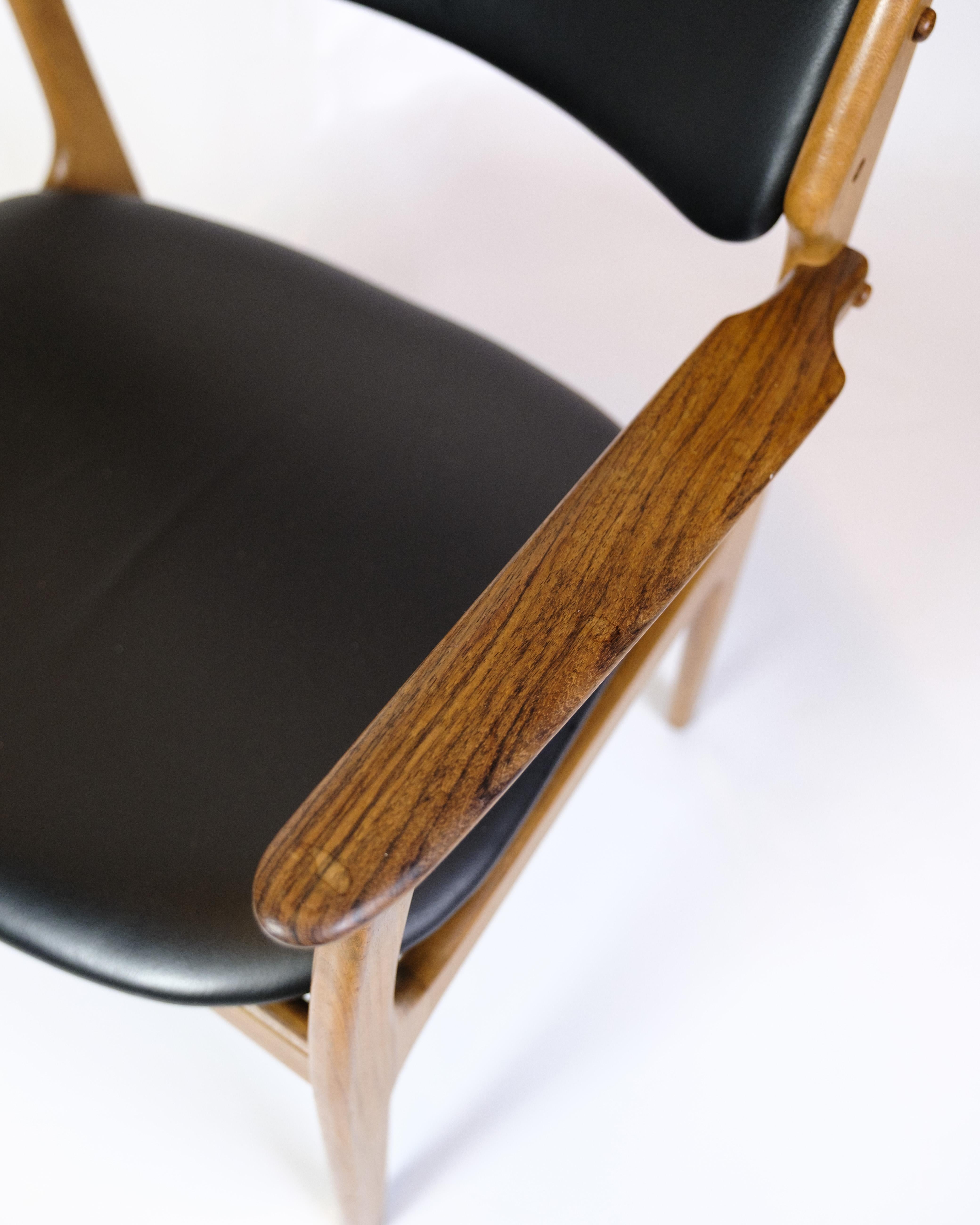 Milieu du XXe siècle Ensemble de deux fauteuils modèle OD50 en bois de rose par Erik Buch dans les années 1950 en vente