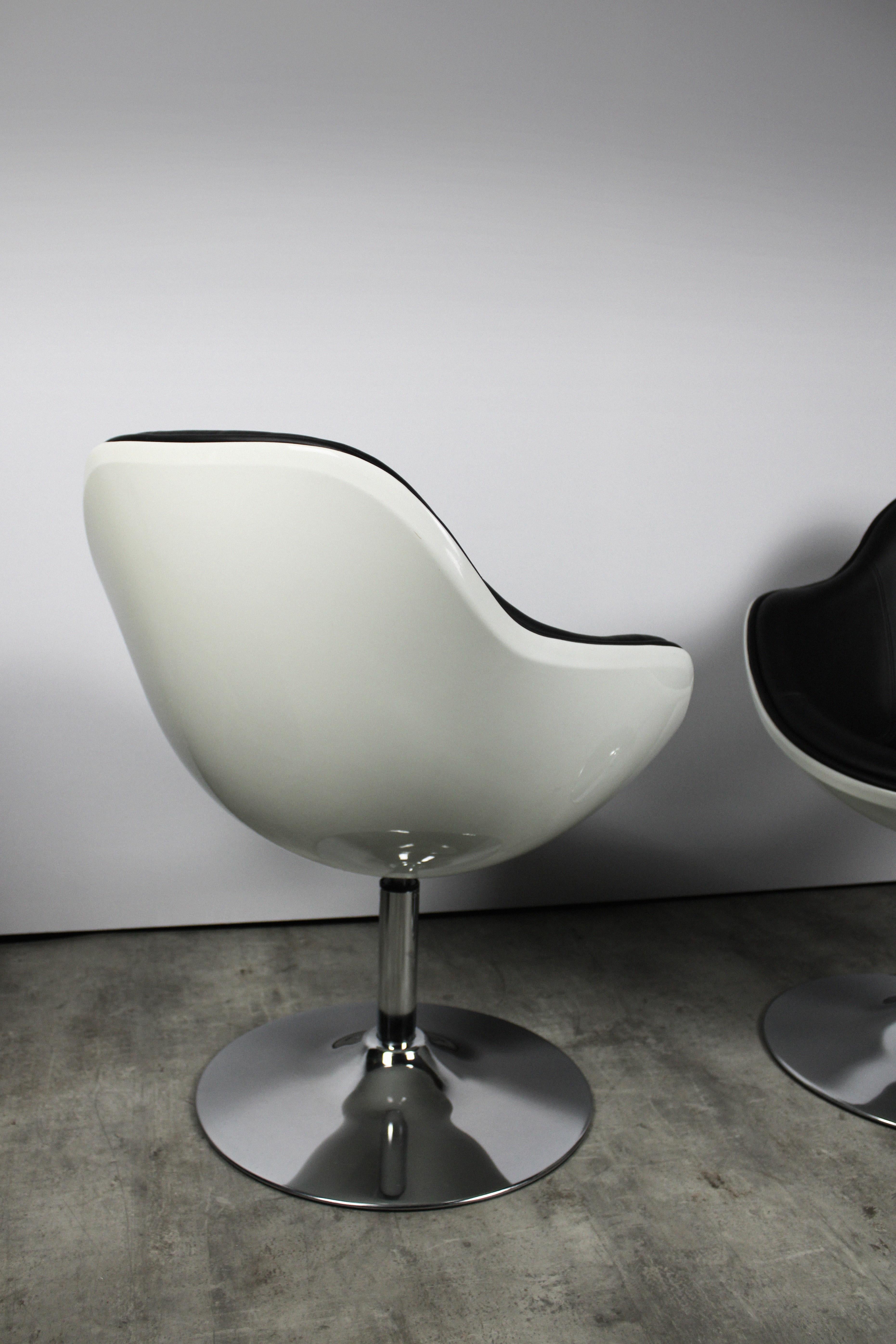 Set of Two Armchairs Space Age Tequila White Epoxy Vintage Black Leather For Sale 2