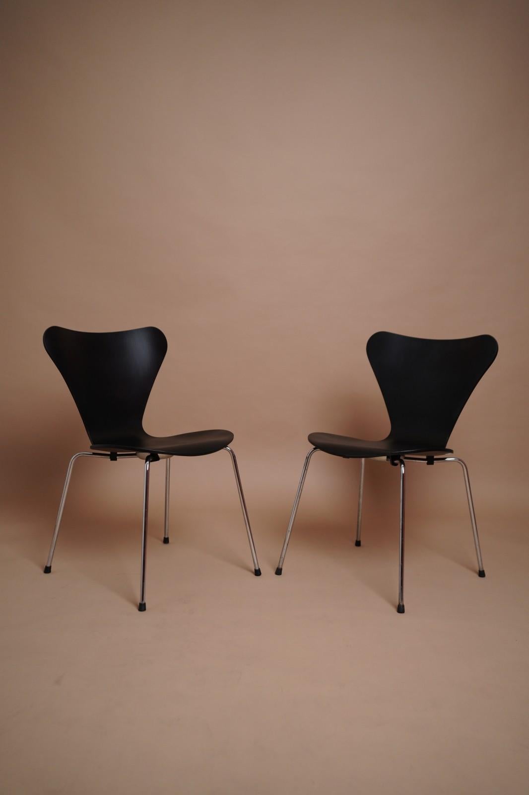 Mid-Century Modern Ensemble de deux chaises Series 7 d'Arne Jacobsen pour Fritz Hansen, années 1960 en vente