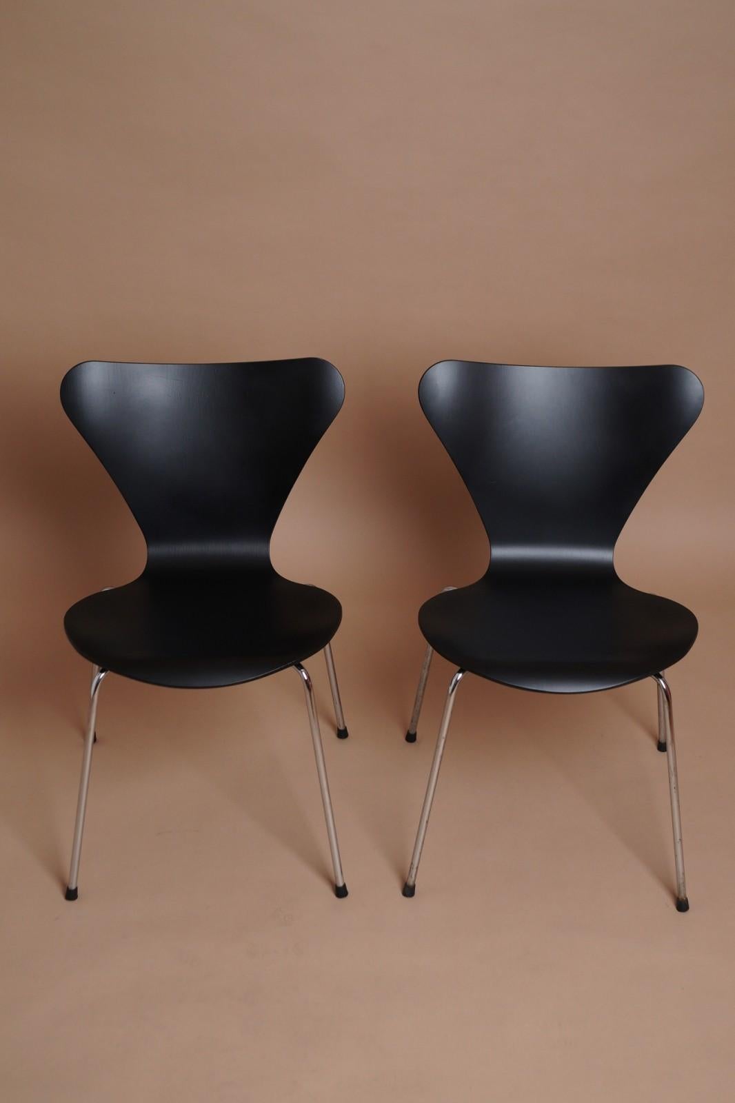 Danois Ensemble de deux chaises Series 7 d'Arne Jacobsen pour Fritz Hansen, années 1960 en vente