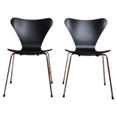 Vintage Set of Two Arne Jacobsen Series 7 Chair for Fritz Hansen 1960s