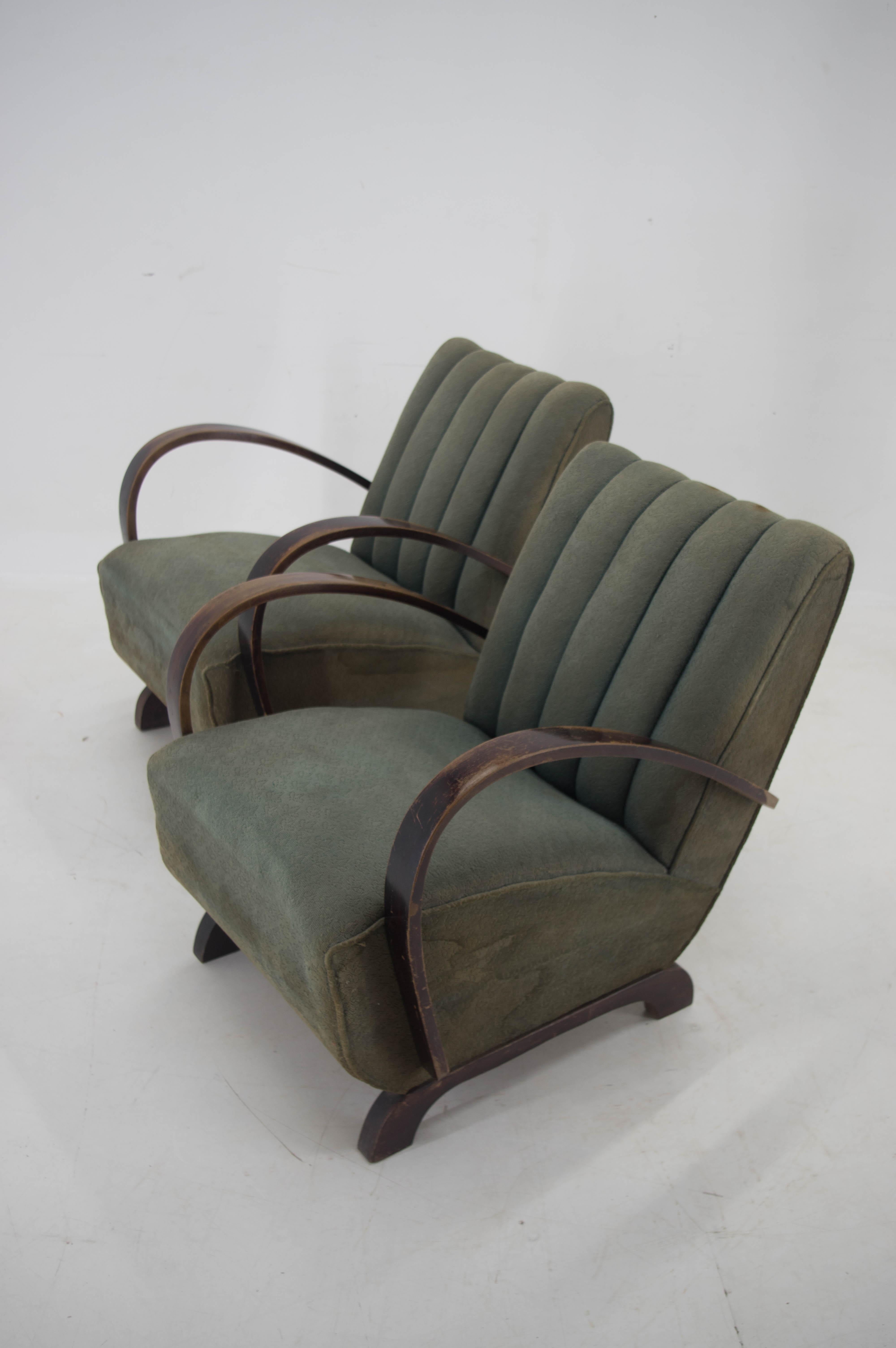 Set of Two Art Deco Armchairs by Jindrich Halabala, 1940s For Sale 7