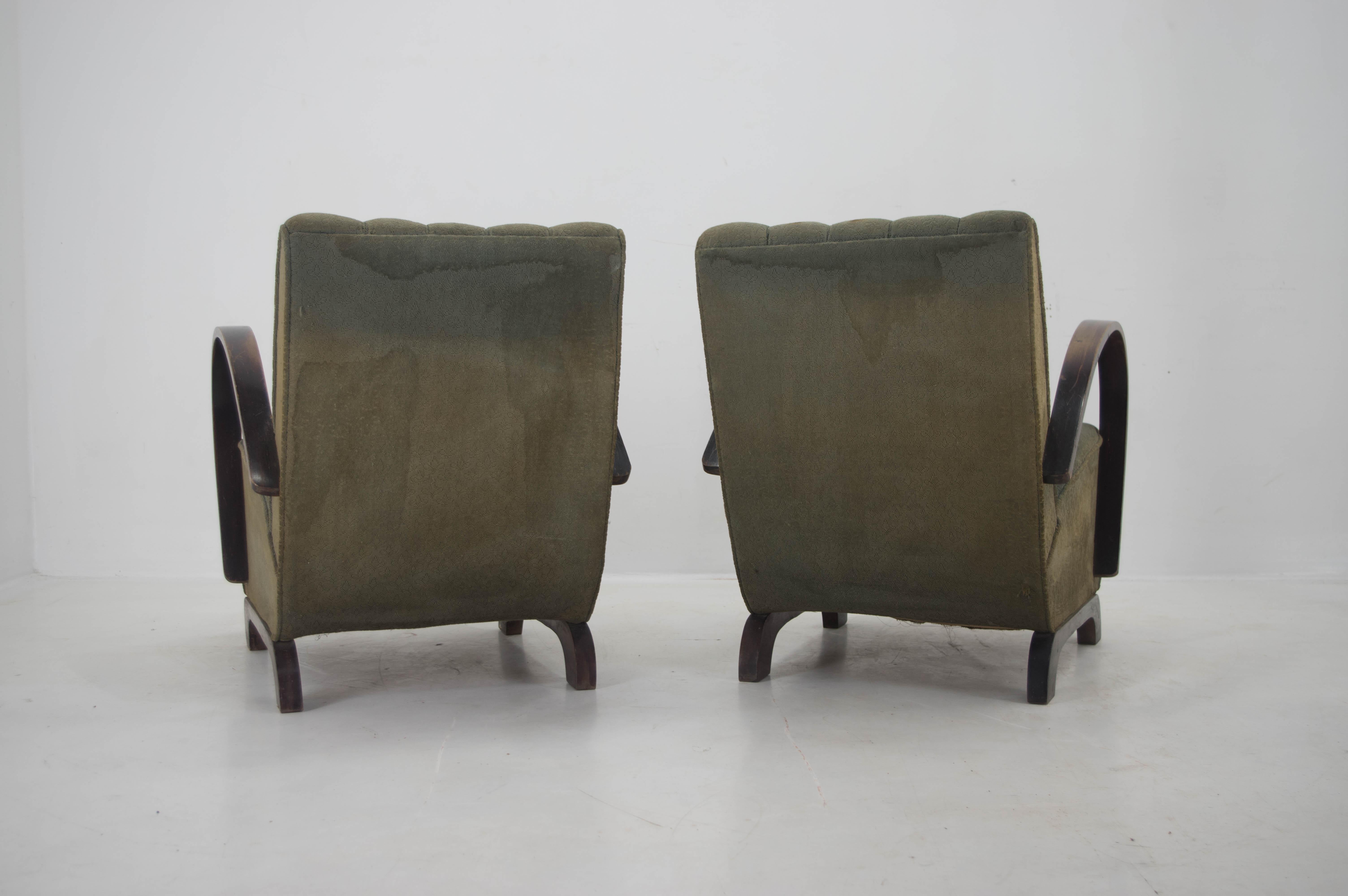 Set of Two Art Deco Armchairs by Jindrich Halabala, 1940s In Good Condition For Sale In Praha, CZ