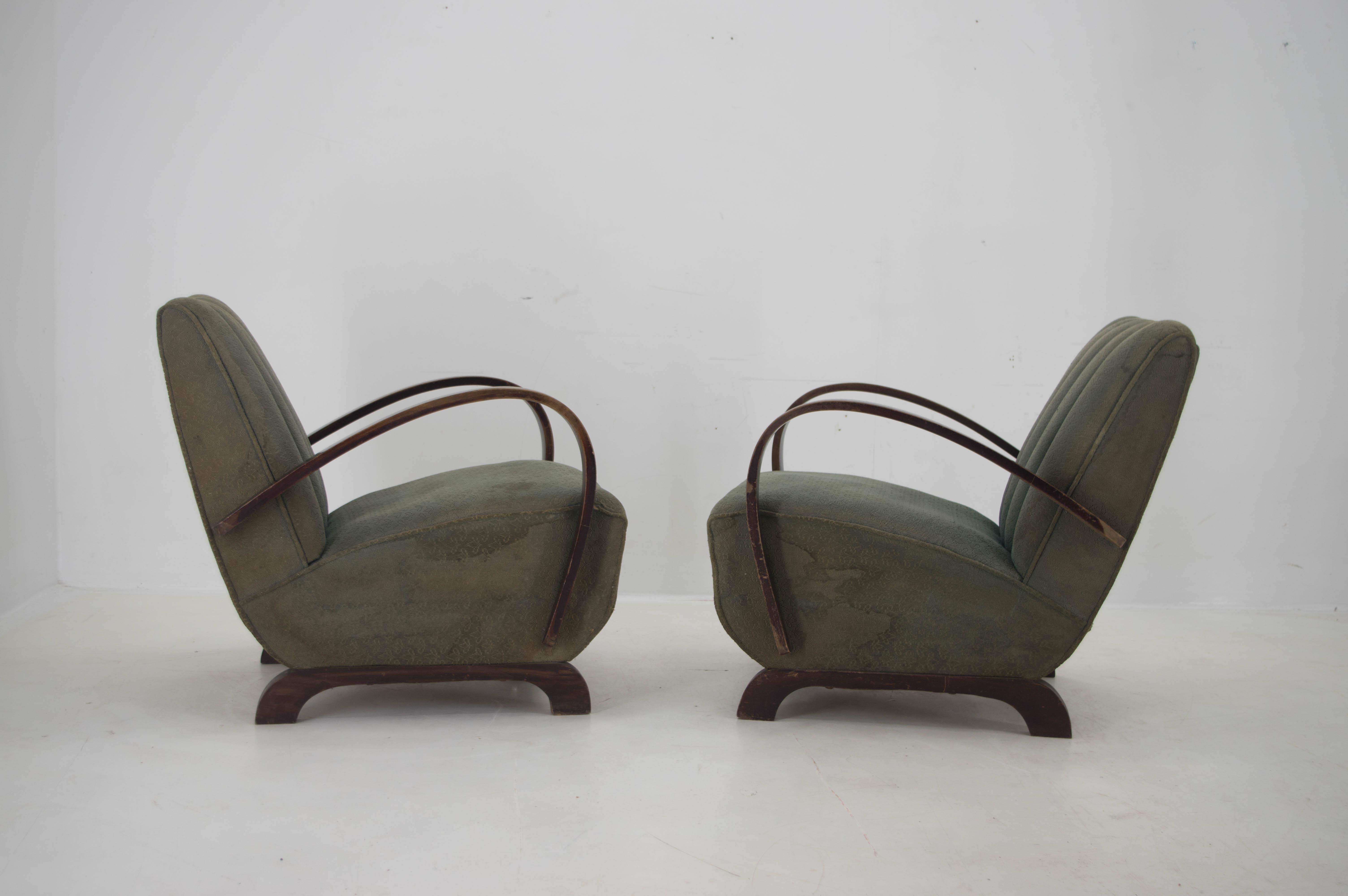 Mid-20th Century Set of Two Art Deco Armchairs by Jindrich Halabala, 1940s For Sale