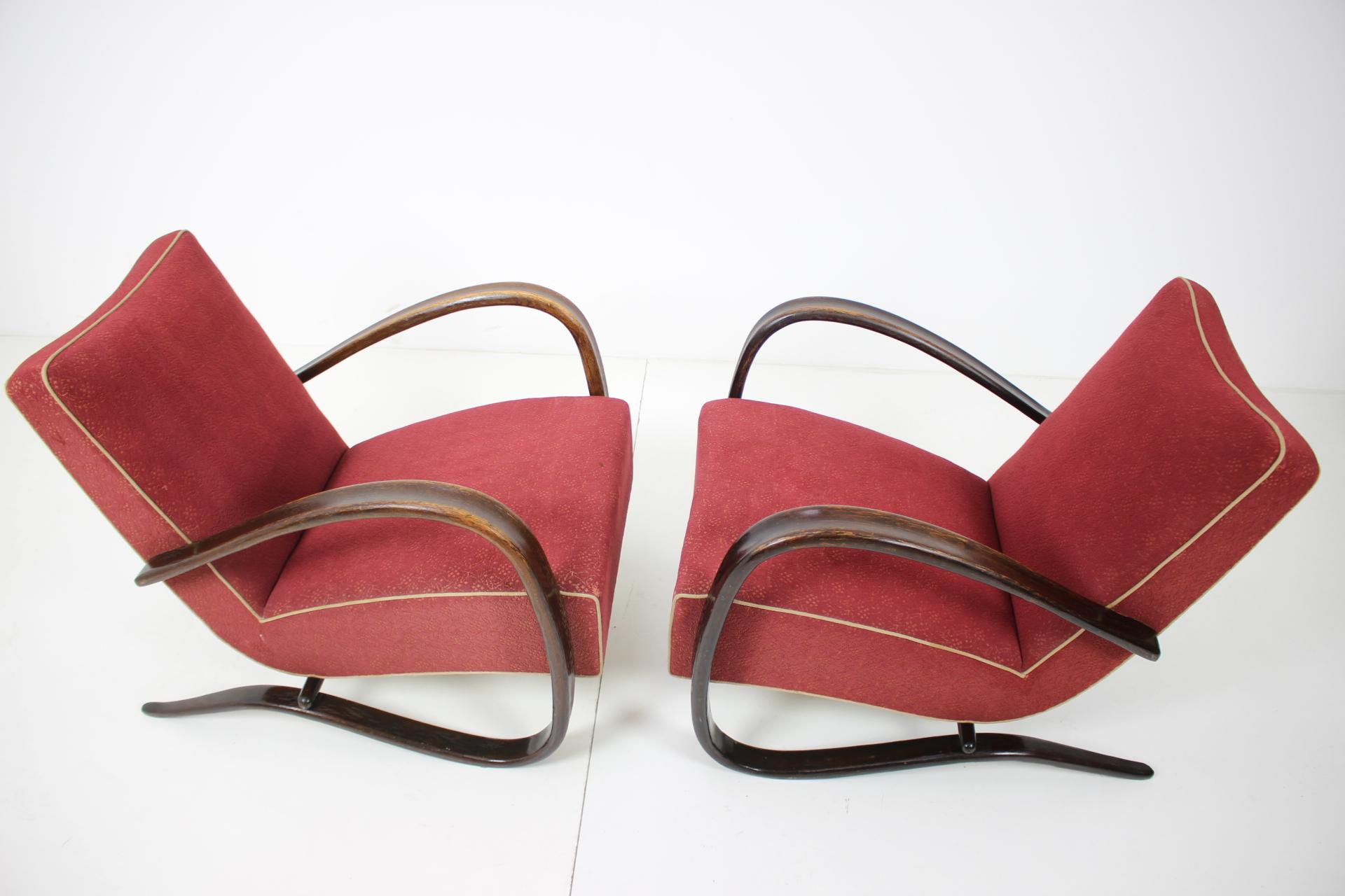 Upholstery Set of Two Art Deco Armchairs by Jindřich Halabala, 1930s