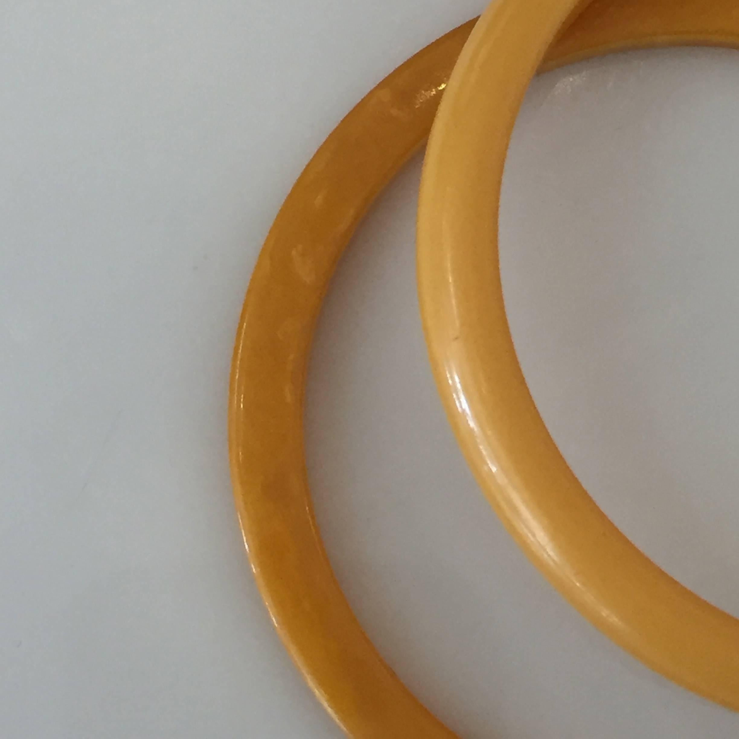 Set of Two Art Deco Butterscotch Amber Bakelite Bangles Bracelets In Excellent Condition In Van Nuys, CA
