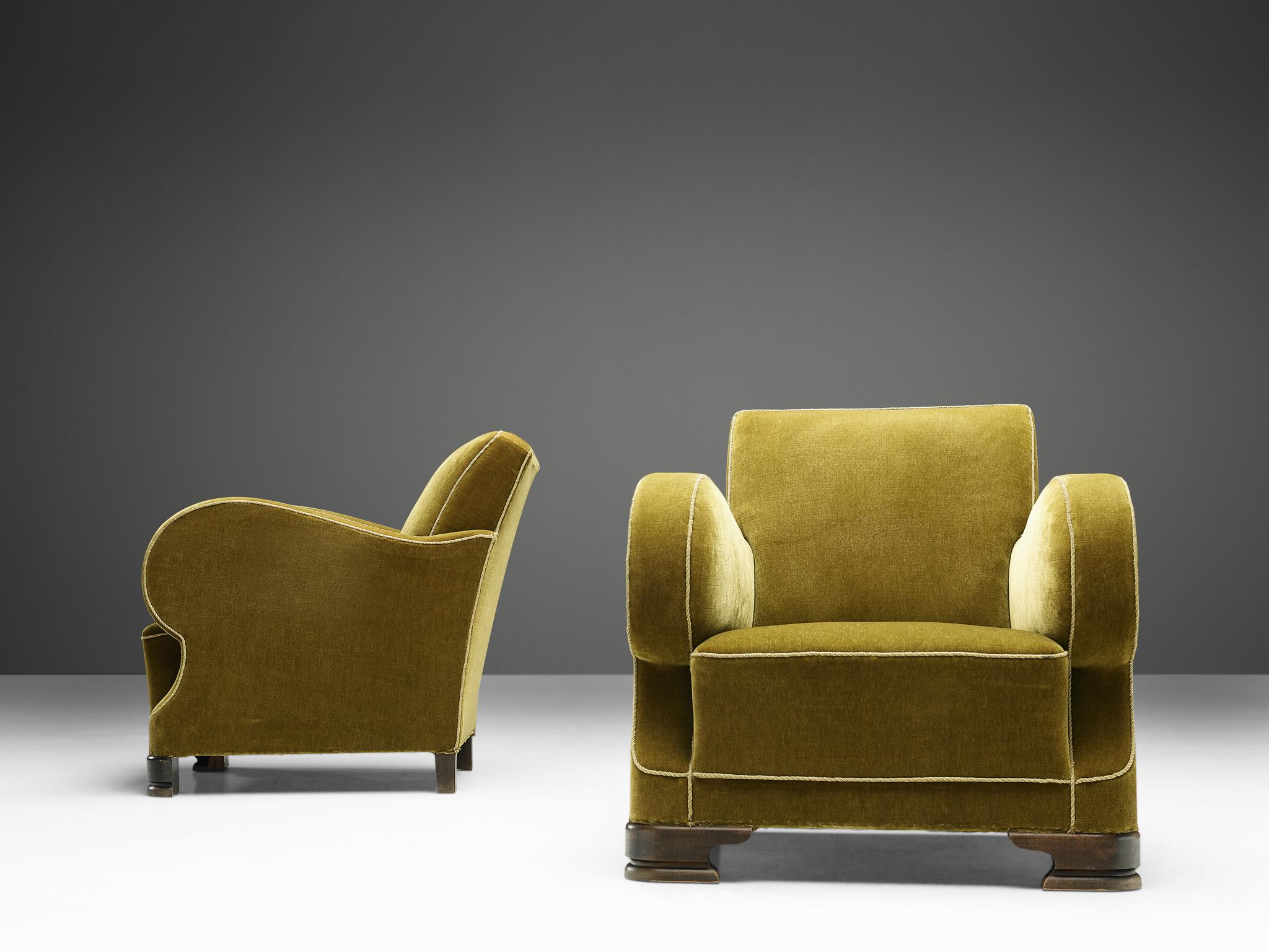 Set of Two Art Deco Club Chairs in Green Velour In Good Condition In Waalwijk, NL
