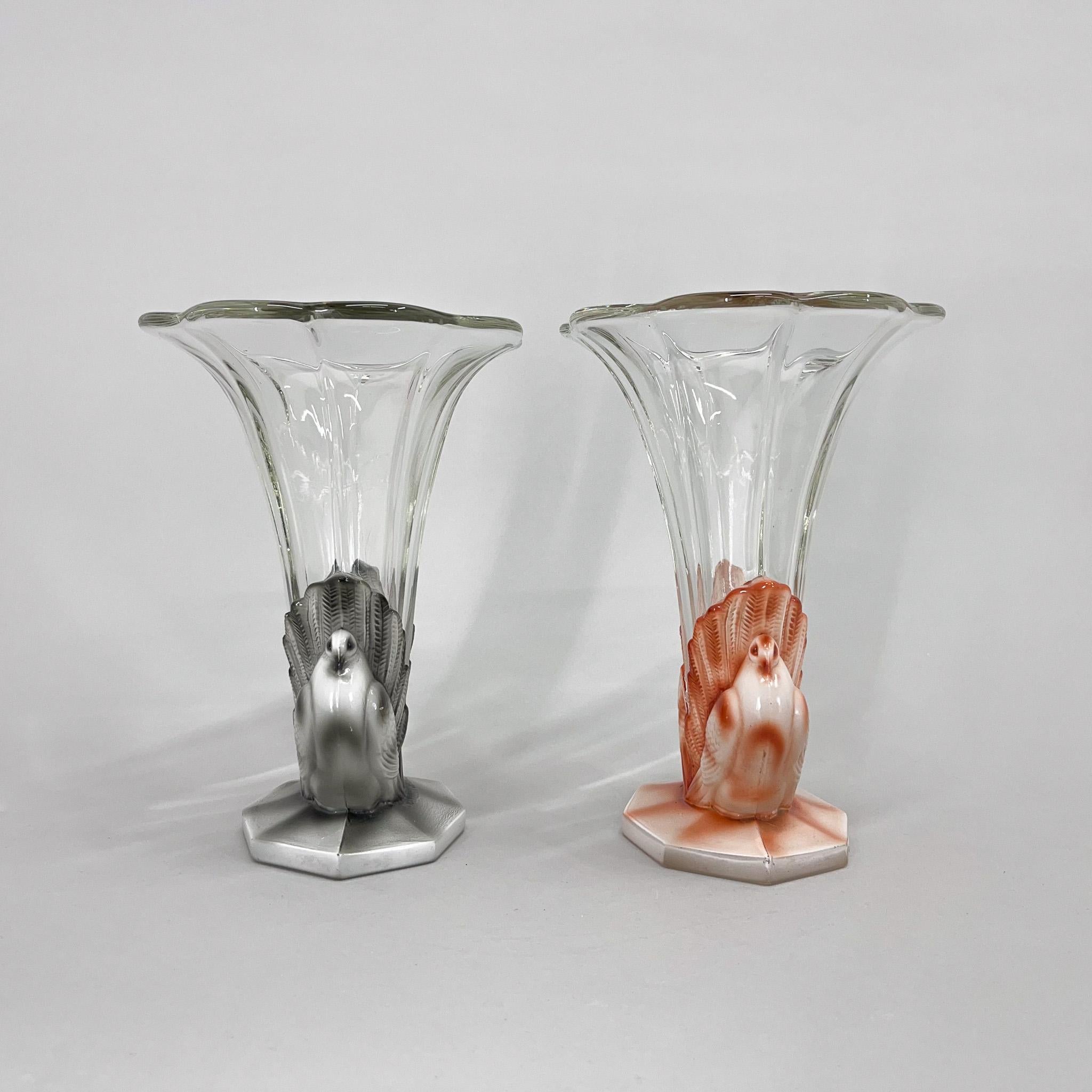 Set of Two Art Deco Dove Birds Glass Vases by Josef Feigl, 1930s In Good Condition For Sale In Praha, CZ