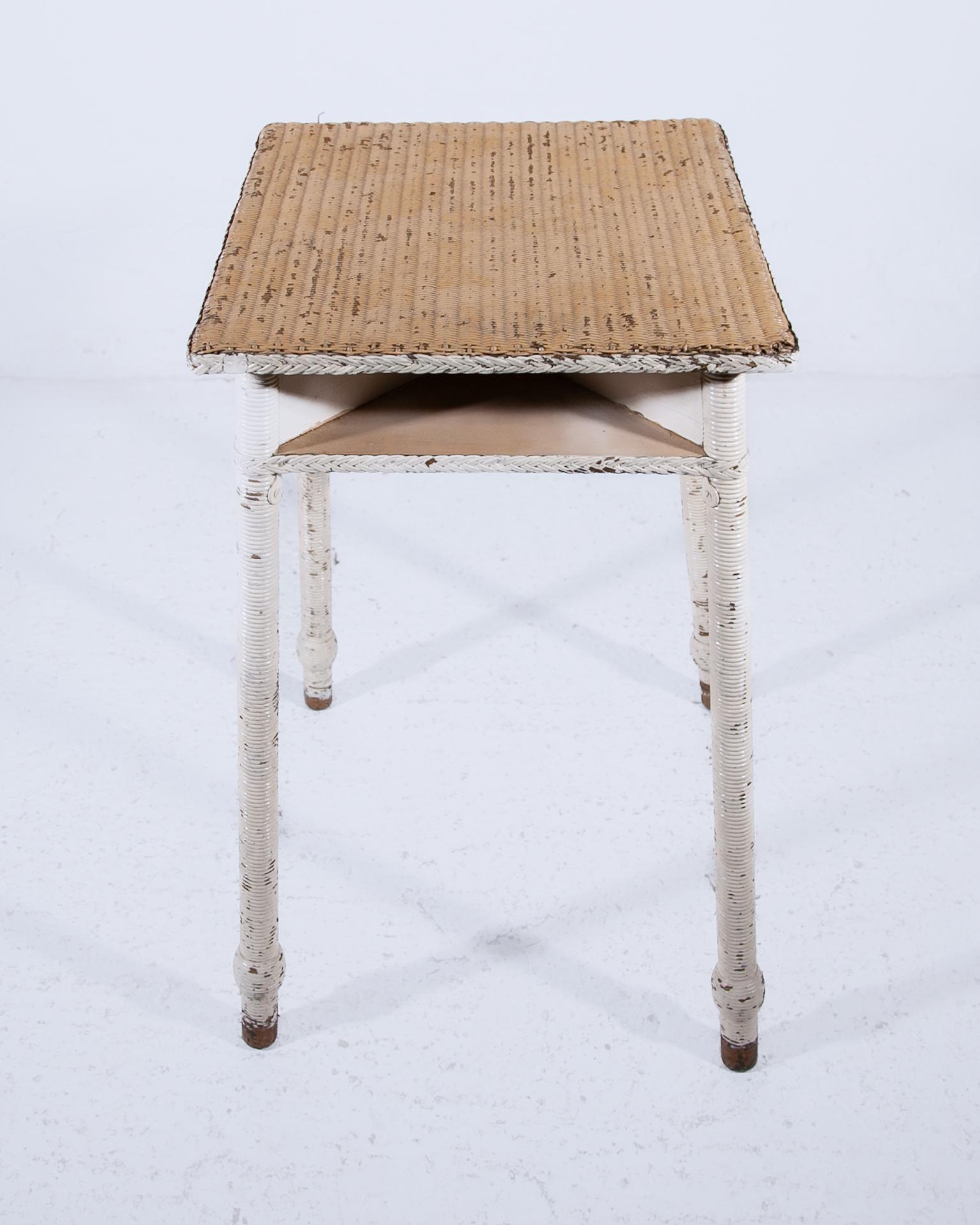 Set of Two Art Deco Lloyd Loom Tables in Wicker and Wood For Sale 4