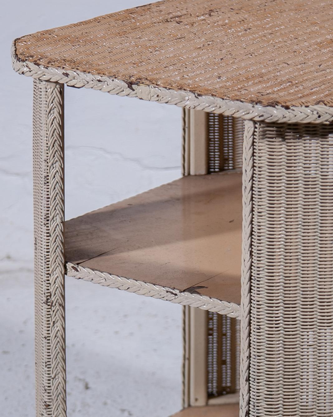 Set of Two Art Deco Lloyd Loom Tables in Wicker and Wood For Sale 11