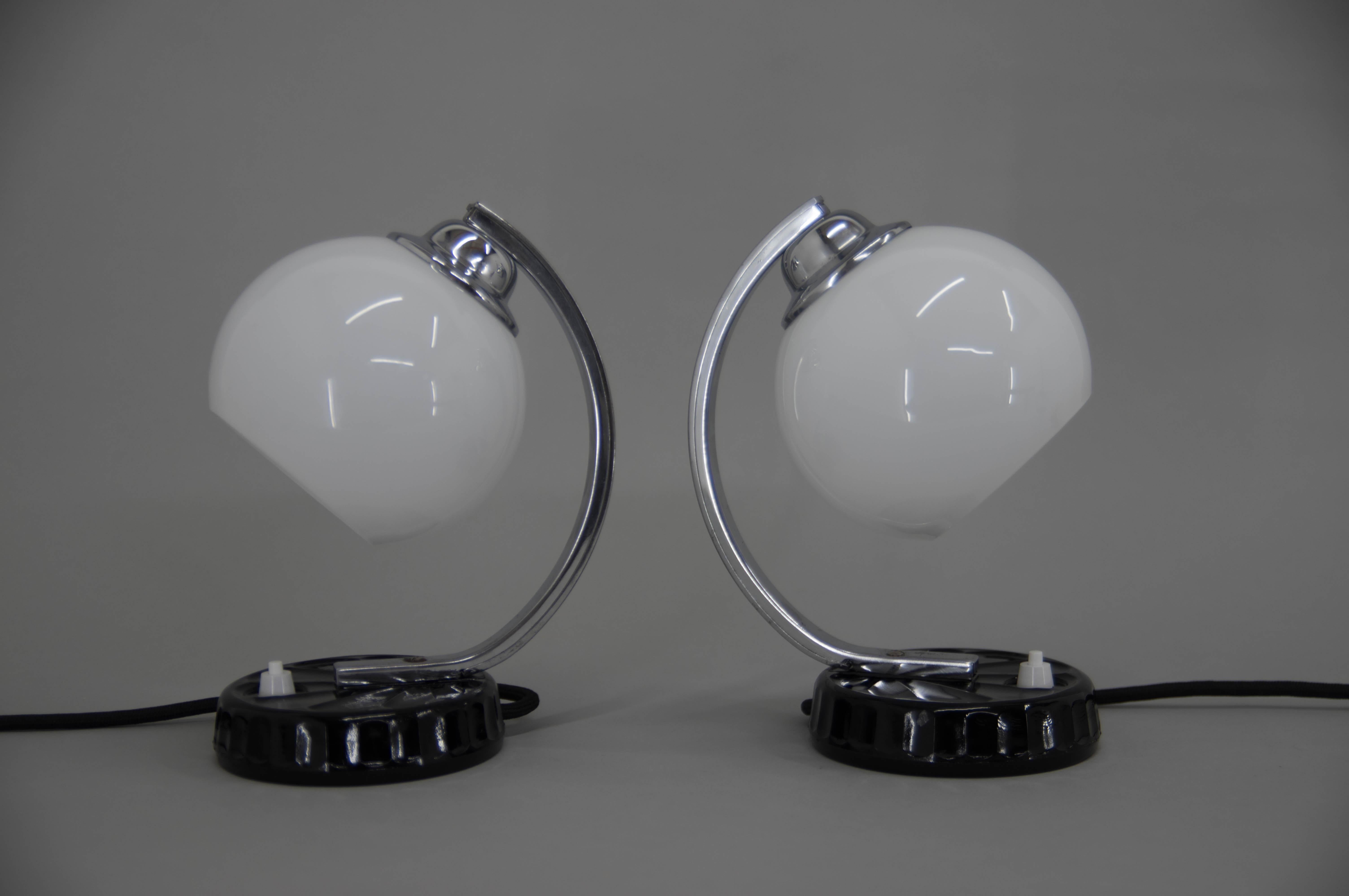Set of Two Art Deco Table Lamps, 1930s In Good Condition For Sale In Praha, CZ
