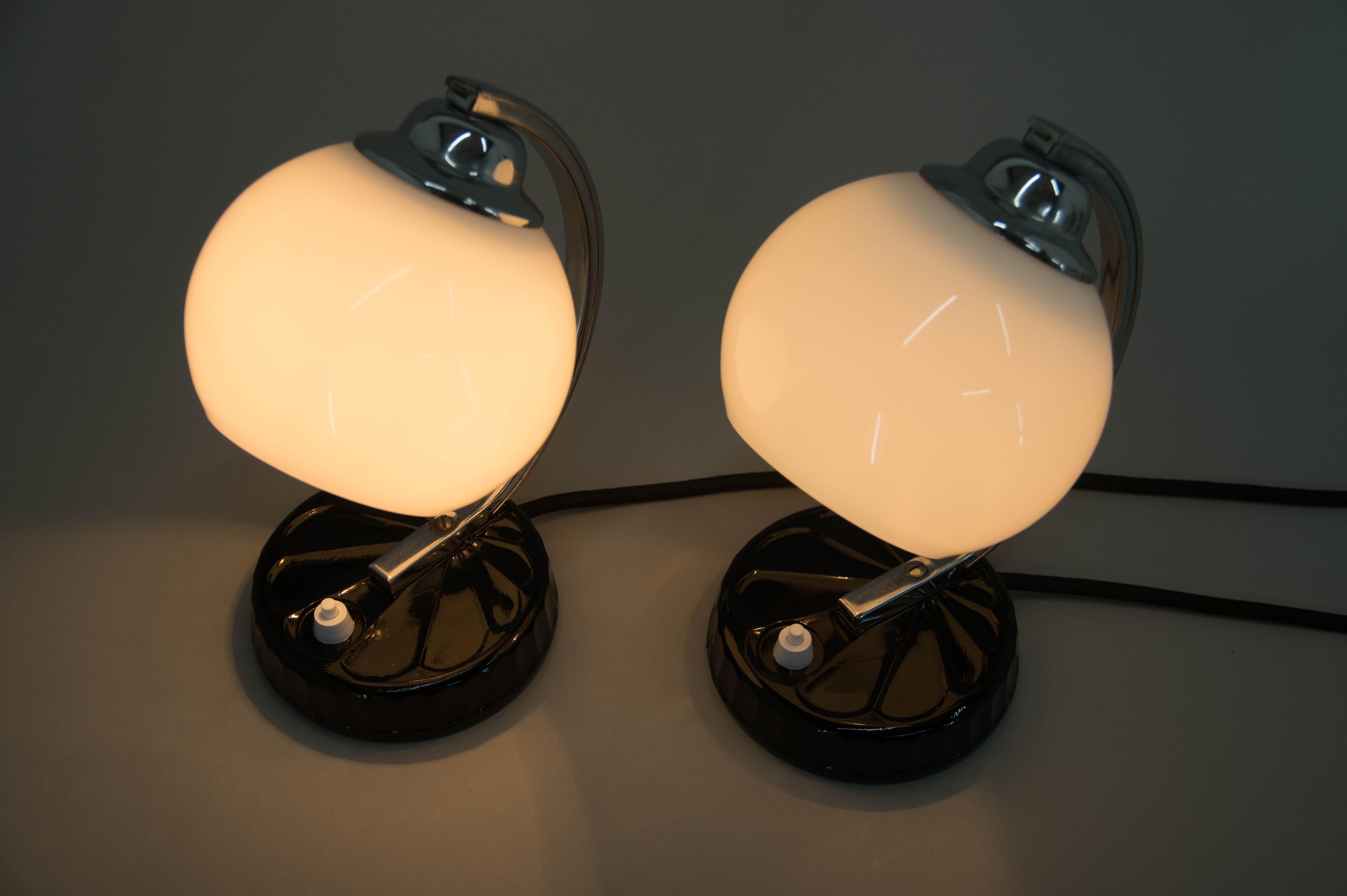 Glass Set of Two Art Deco Table Lamps, 1930s For Sale