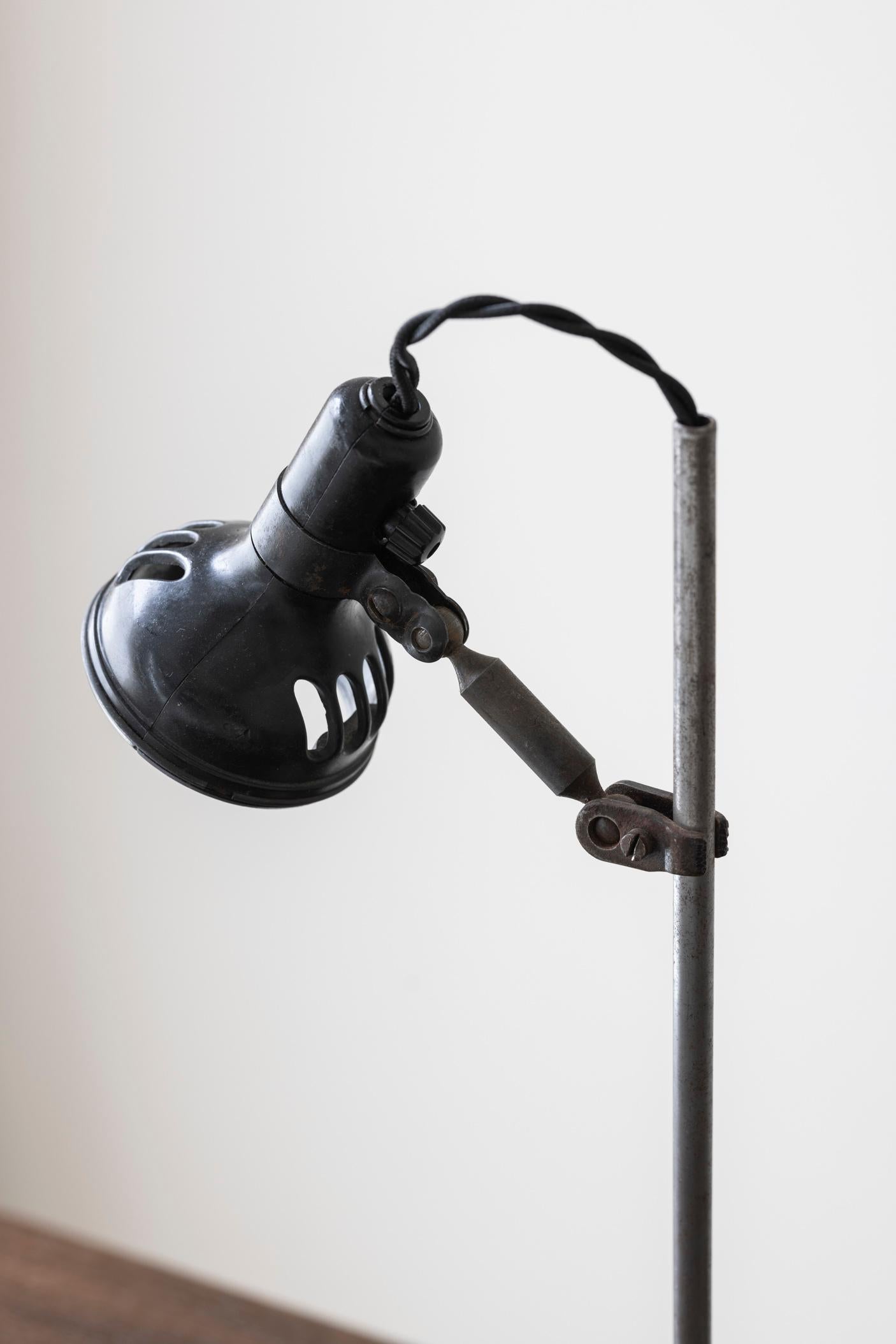 Ensemble de deux lampes de table Art Déco provenant de France, datant des années 1930. en vente 8