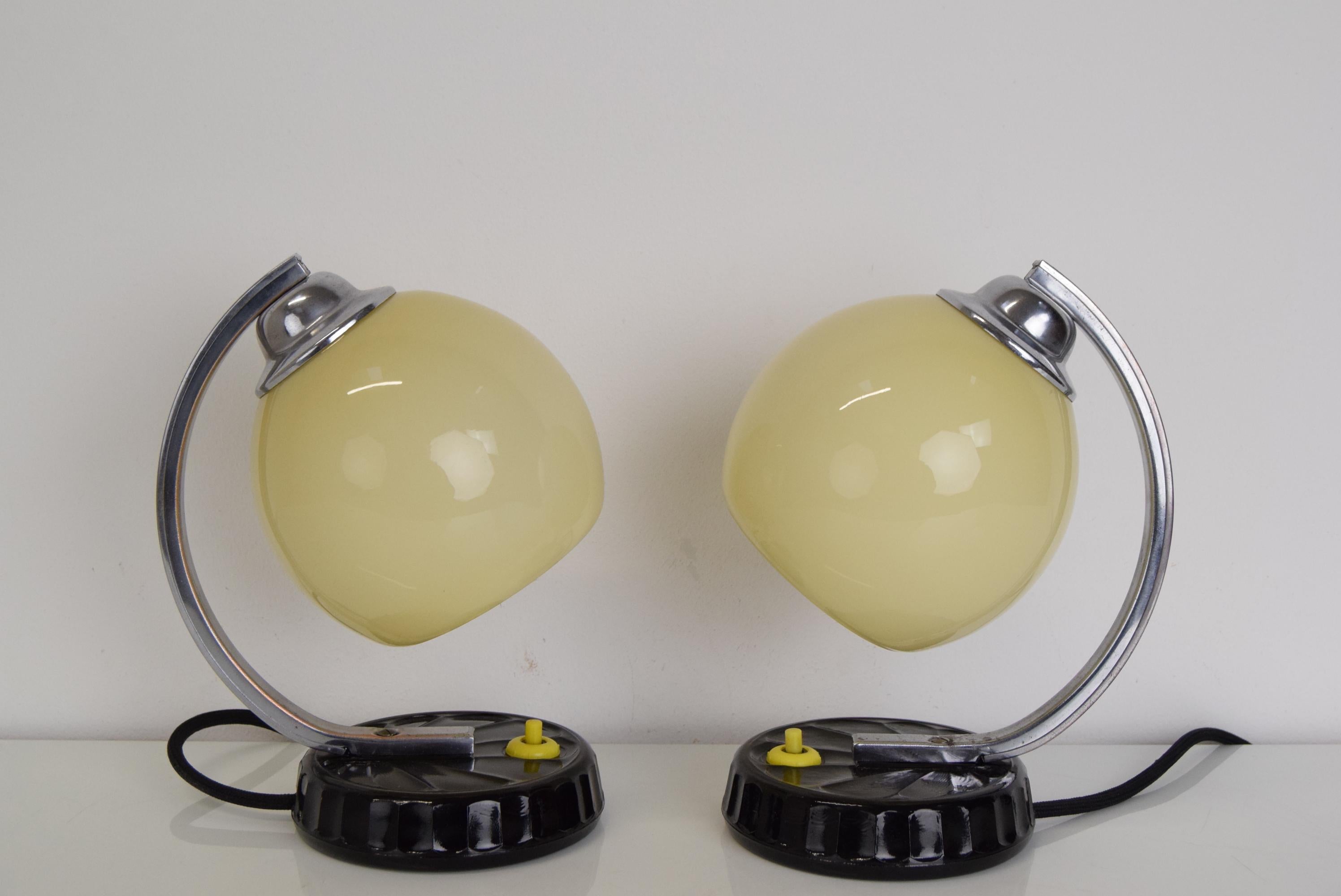 Mid-20th Century Set of Two Art Deco Table Lamps, 1930's For Sale