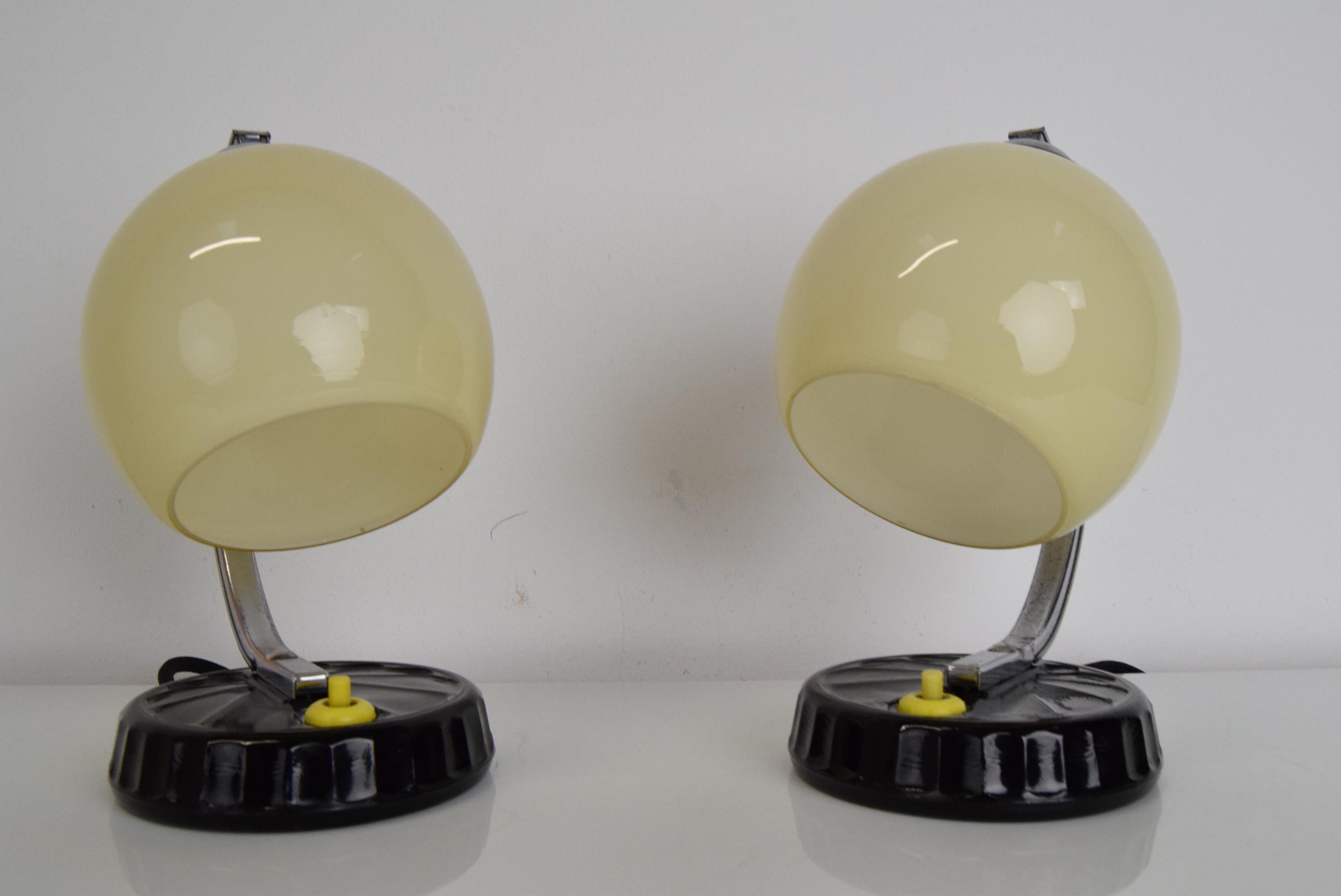 Glass Set of Two Art Deco Table Lamps, 1930's For Sale